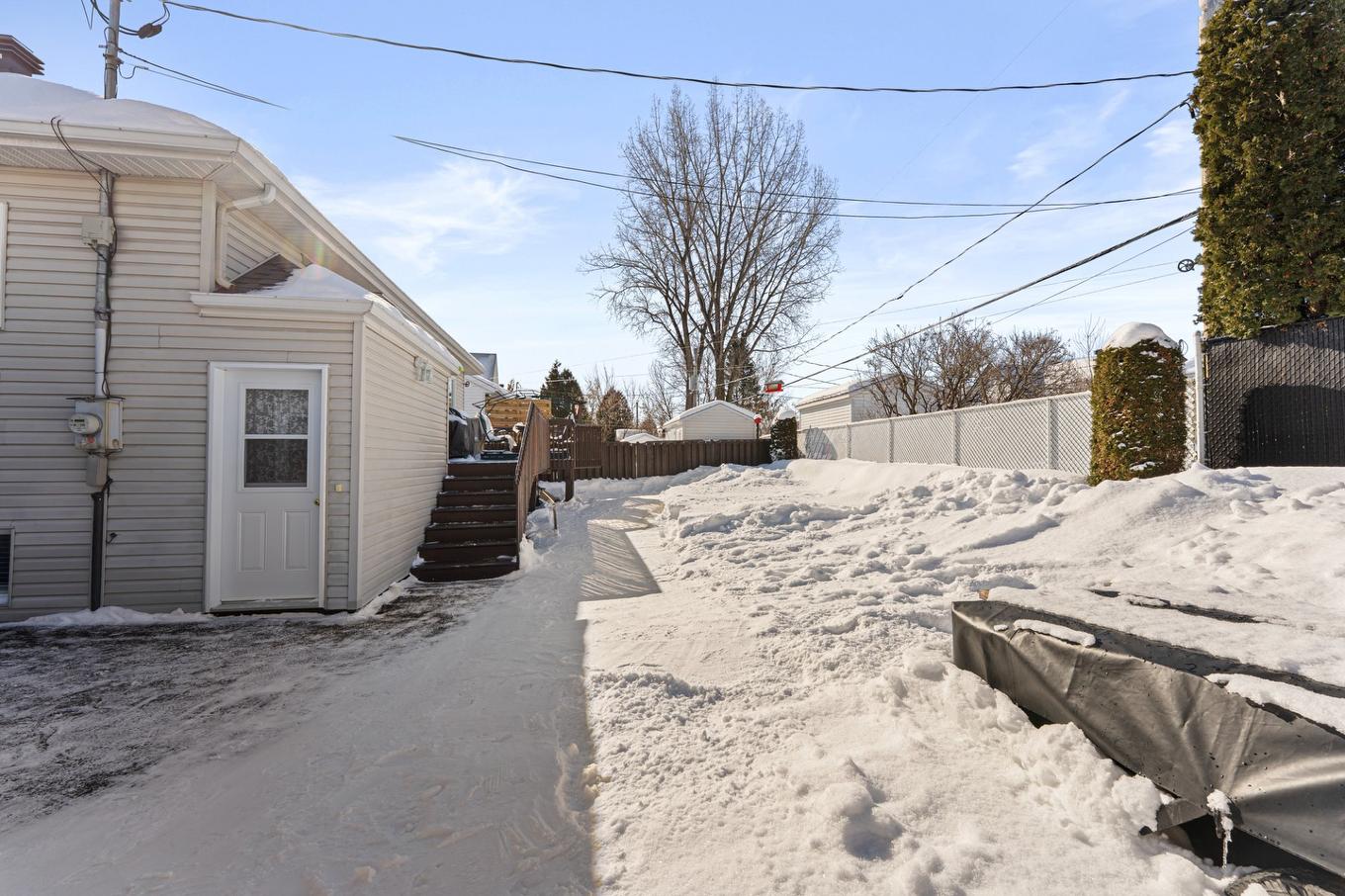 Backyard - 208 Rue Alfred-Messier, Terrebonne (Lachenaie), QC - Outdoor