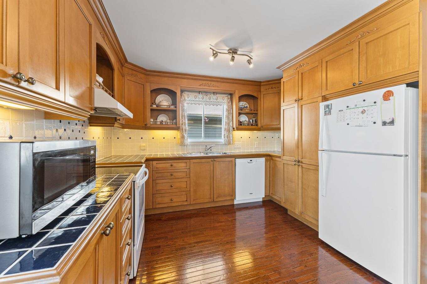 Kitchen - 208 Rue Alfred-Messier, Terrebonne (Lachenaie), QC - Indoor Photo Showing Kitchen With Double Sink