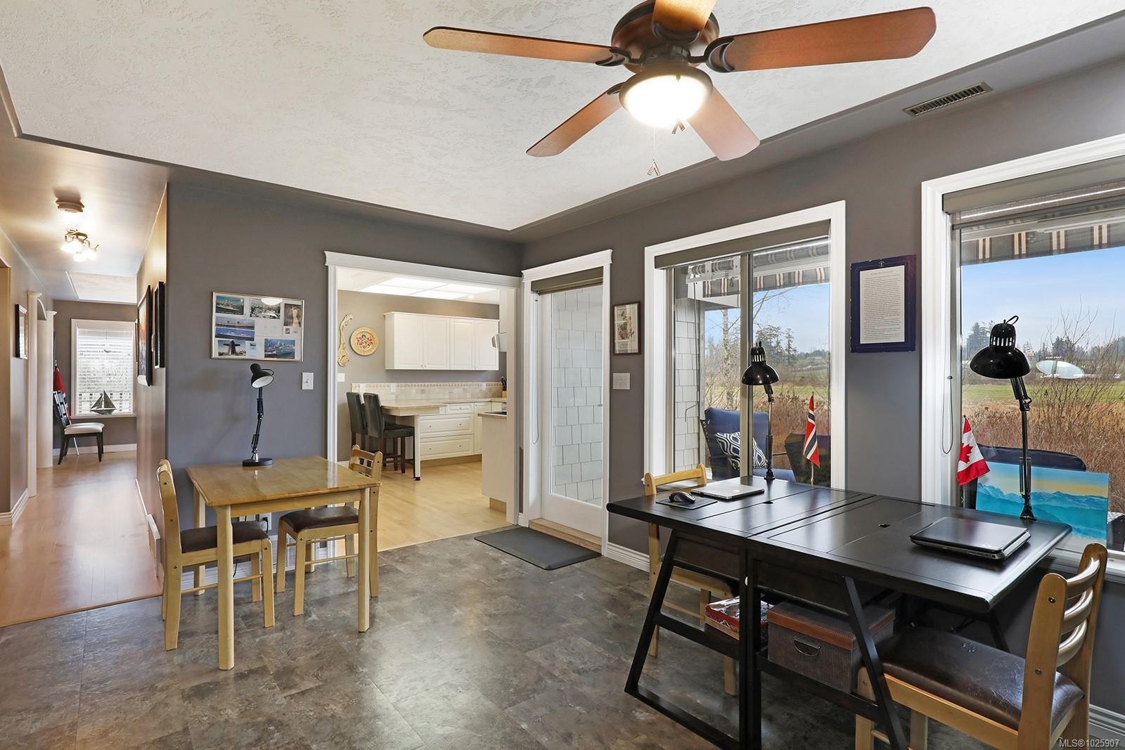 1675 Chester Pl, Comox, BC