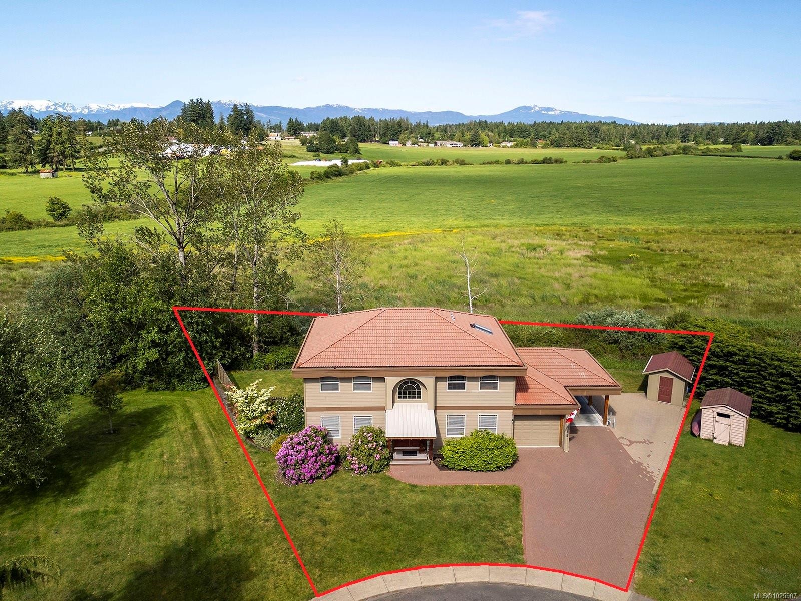 1675 Chester Pl, Comox, BC