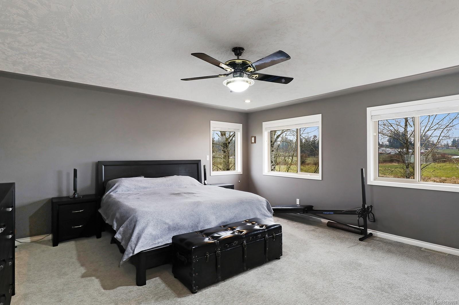 1675 Chester Pl, Comox, BC