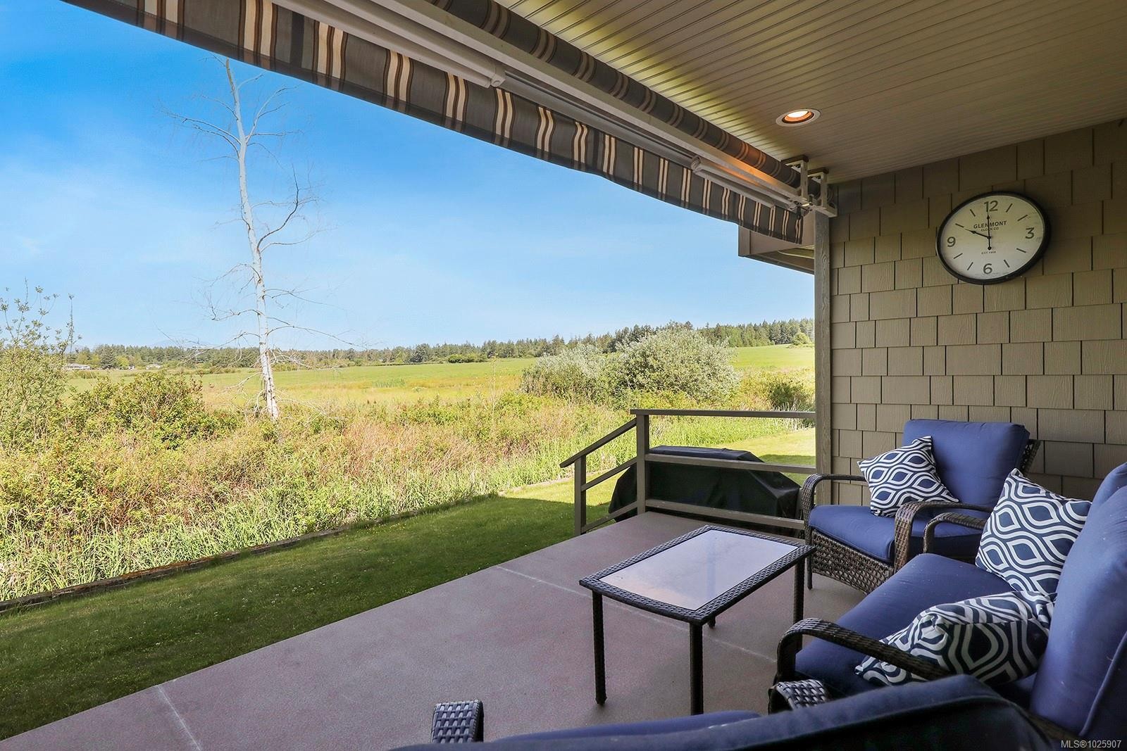 1675 Chester Pl, Comox, BC