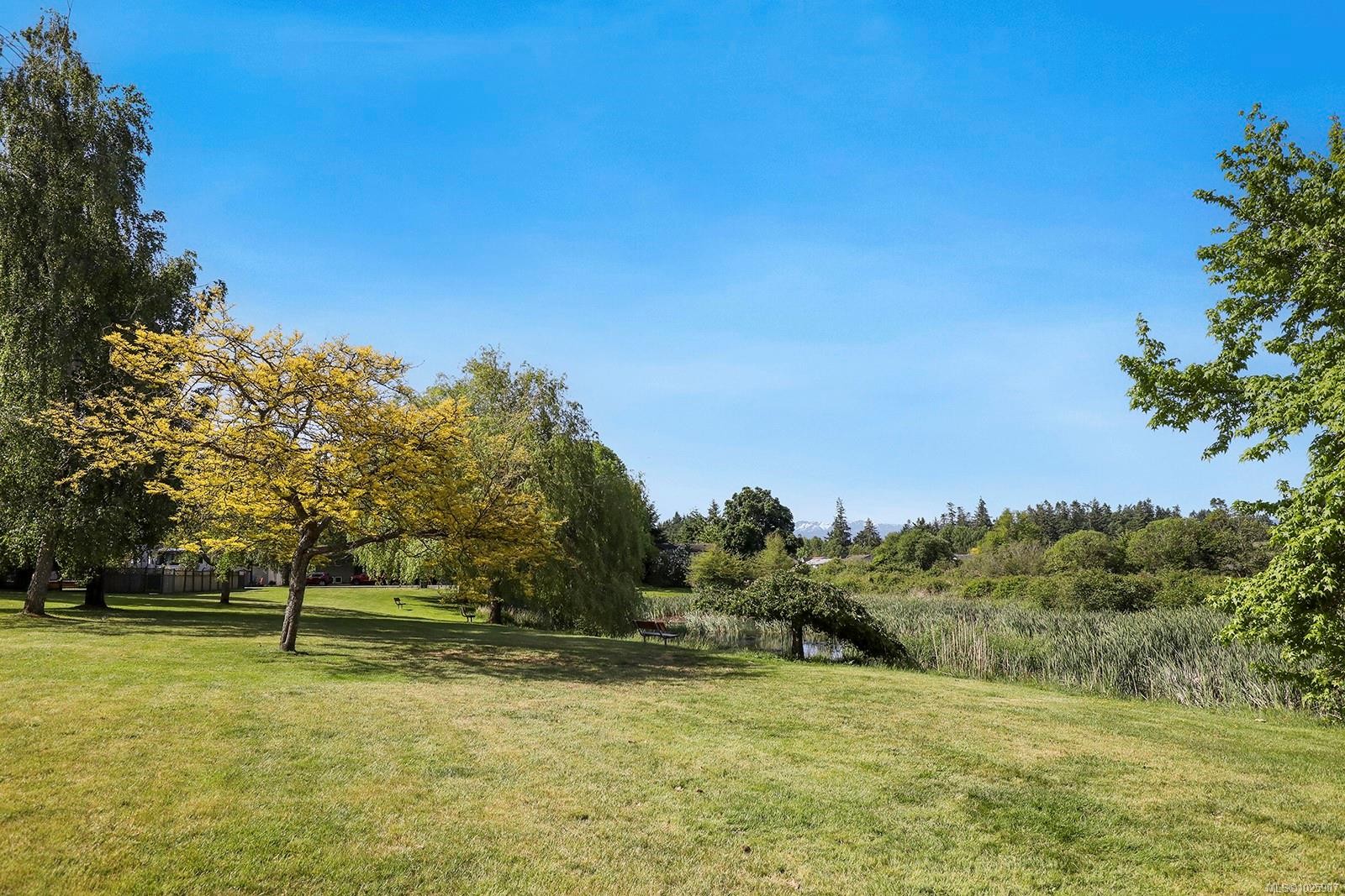 1675 Chester Pl, Comox, BC