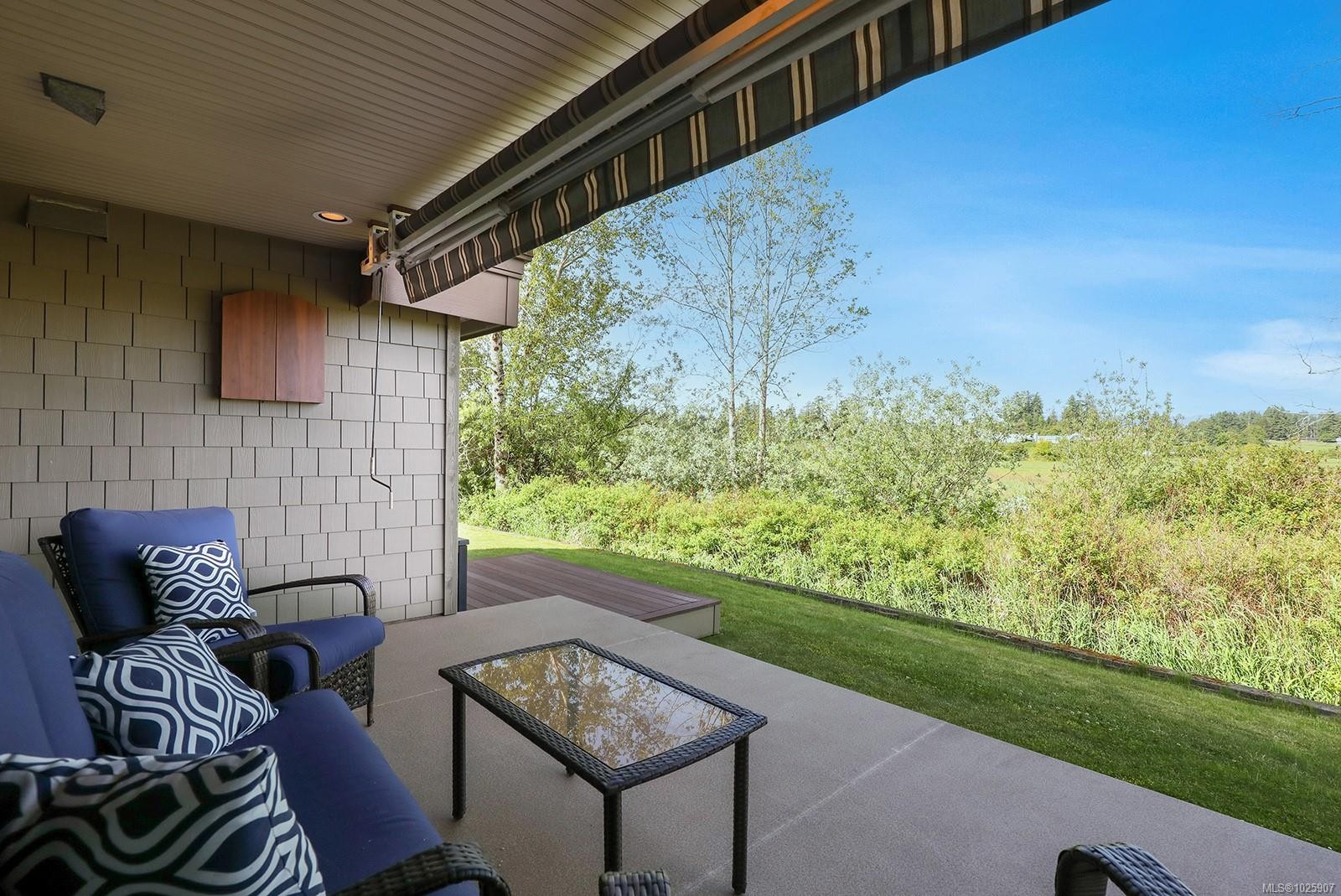 1675 Chester Pl, Comox, BC