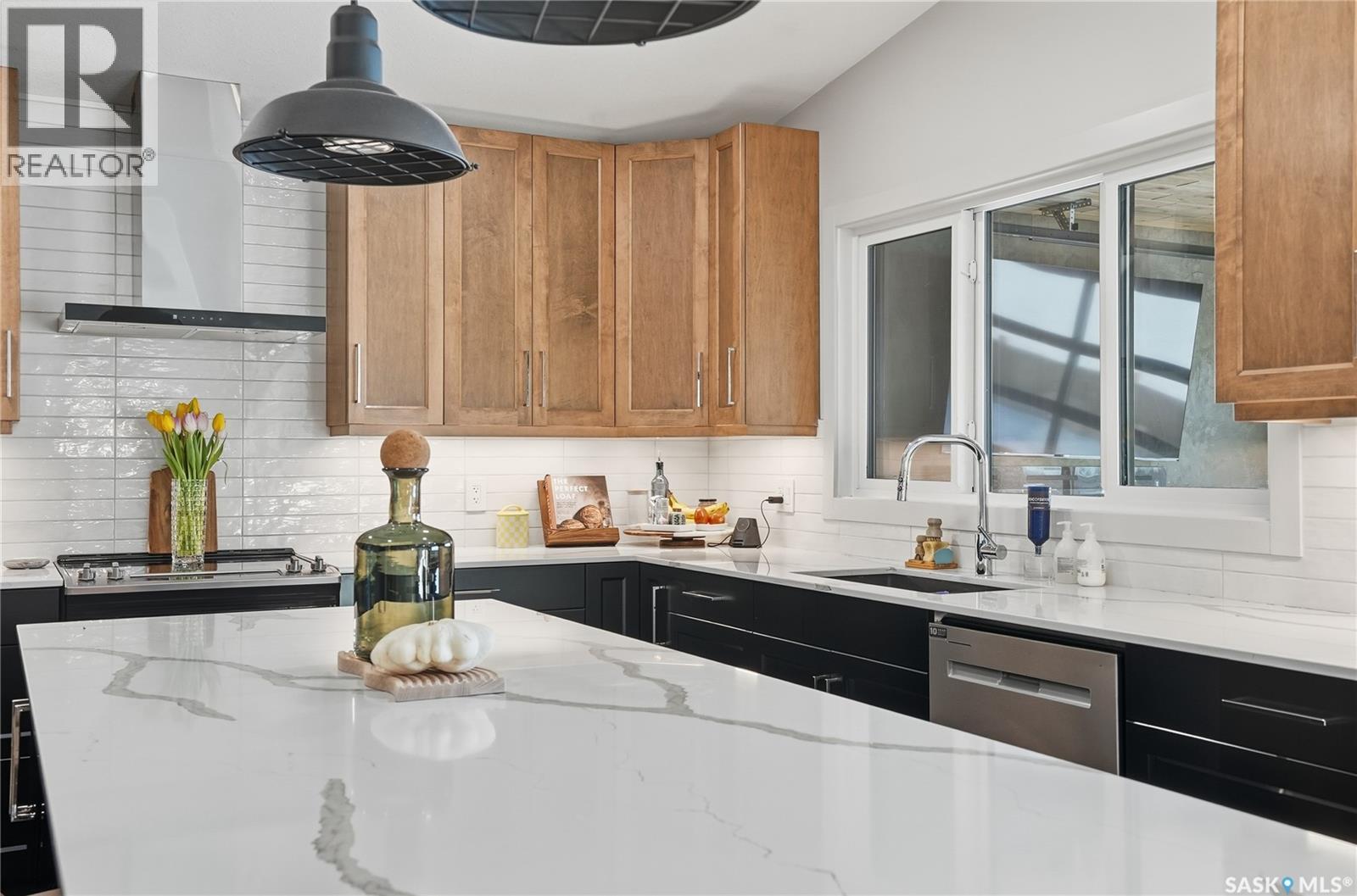 520 16Th Avenue, Humboldt, SK - Indoor Photo Showing Kitchen With Upgraded Kitchen