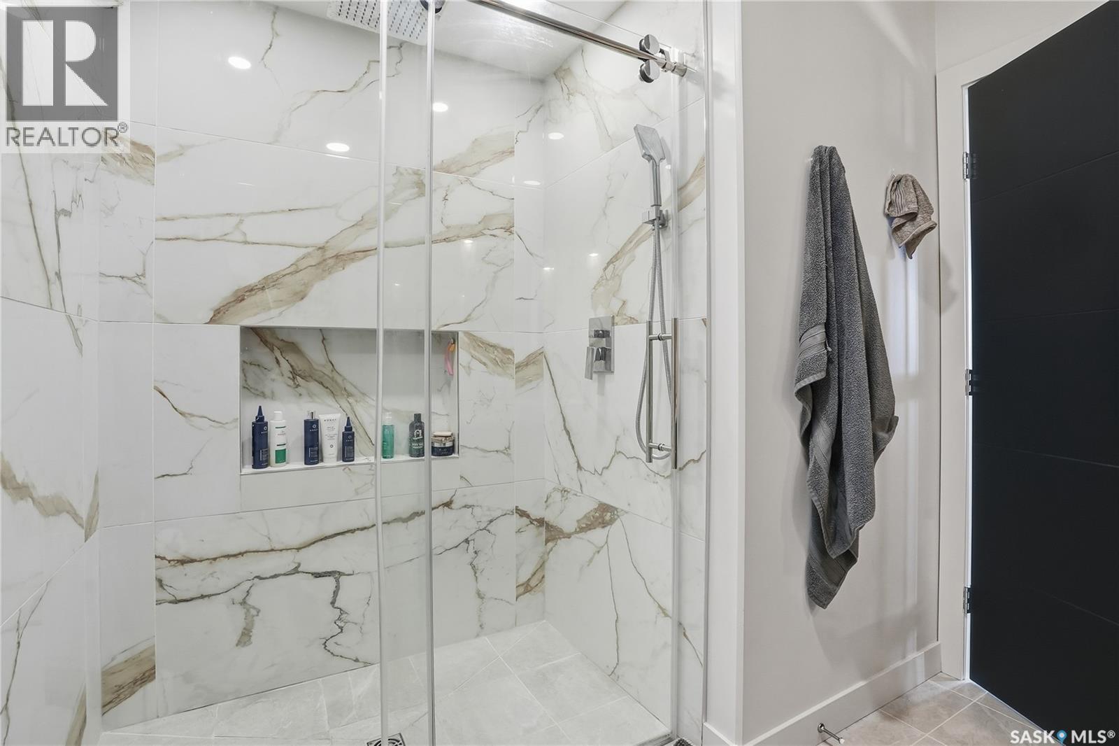 520 16Th Avenue, Humboldt, SK - Indoor Photo Showing Bathroom