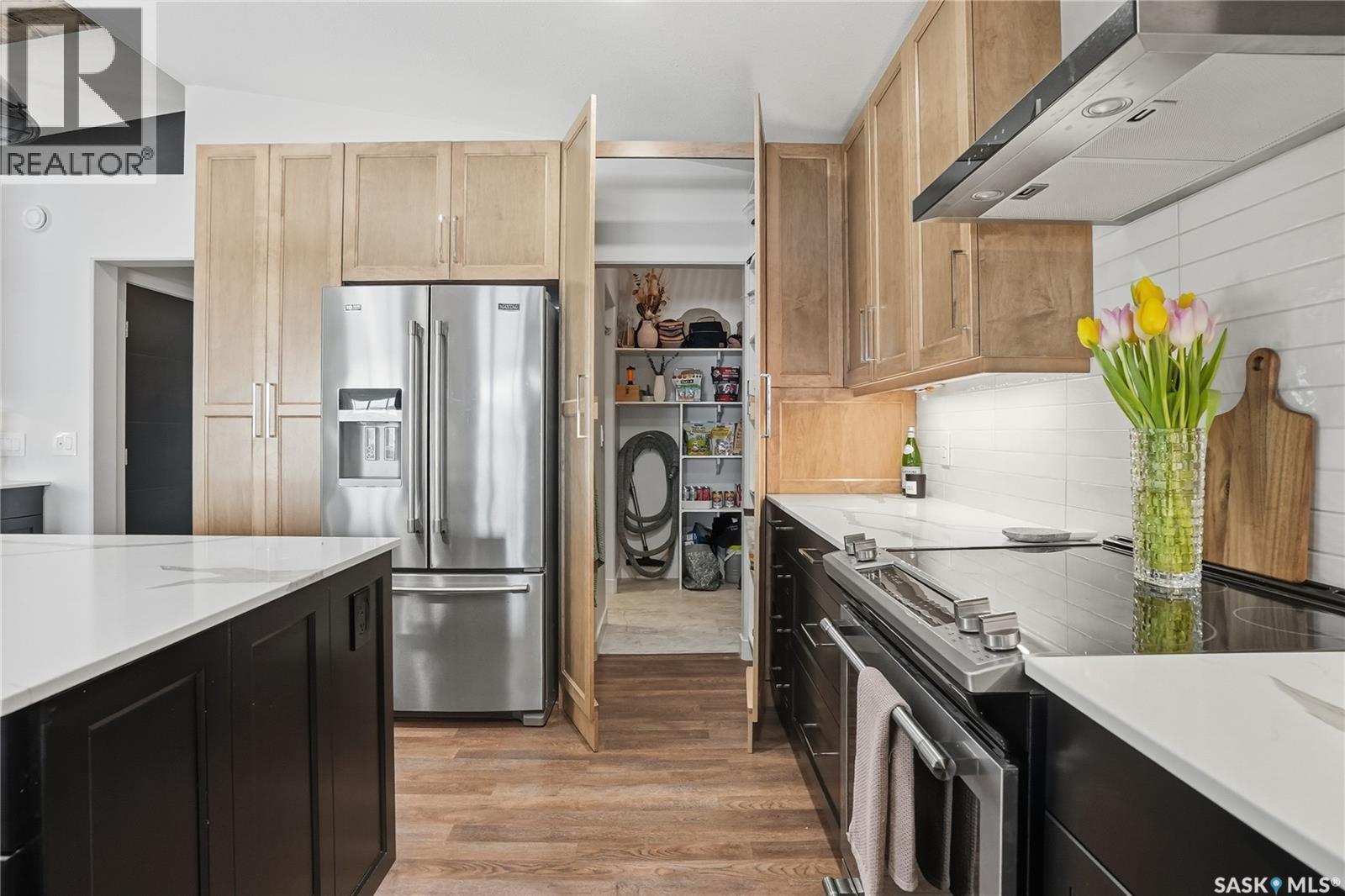 520 16Th Avenue, Humboldt, SK - Indoor Photo Showing Kitchen With Upgraded Kitchen