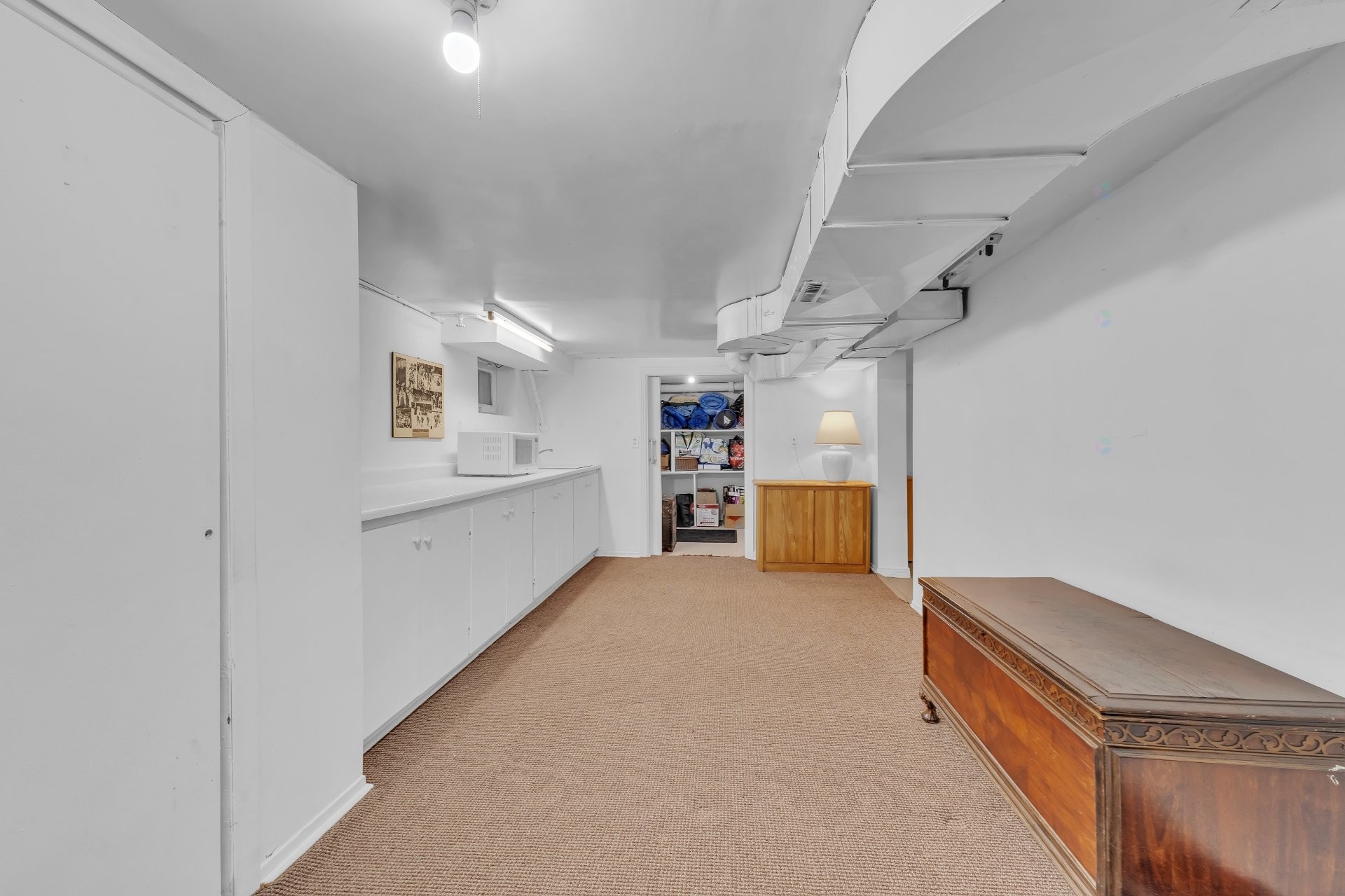 Cuisine - 22 Av. Coolbreeze, Pointe-Claire, QC - Indoor Photo Showing Other Room