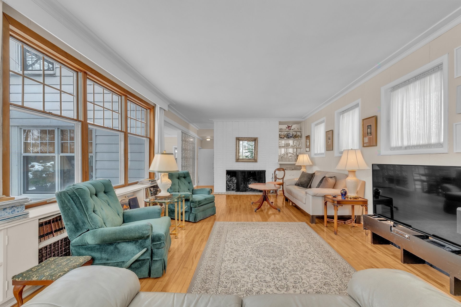 Salle familiale - 22 Av. Coolbreeze, Pointe-Claire, QC - Indoor Photo Showing Living Room
