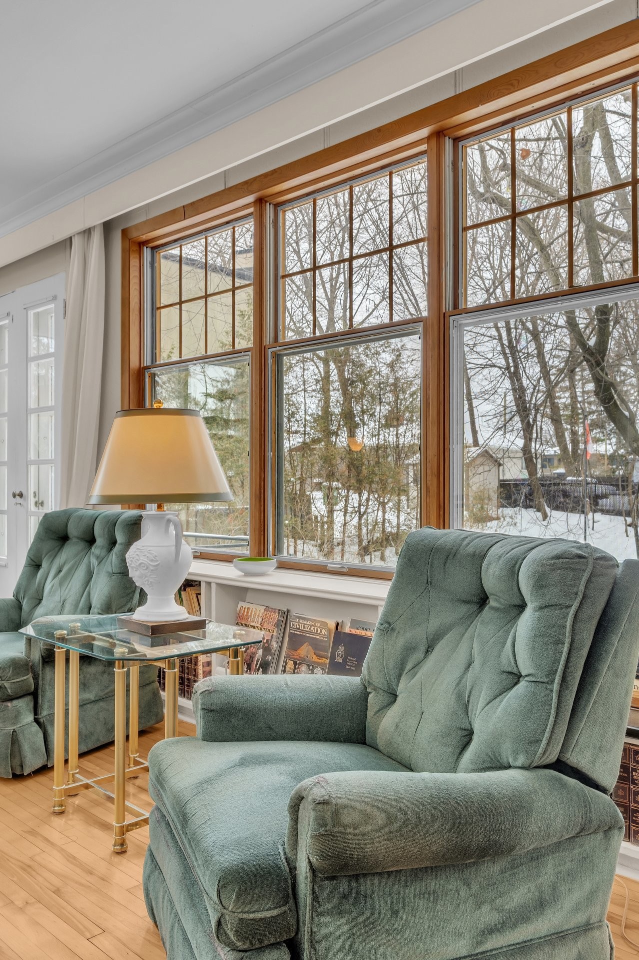 Salle familiale - 22 Av. Coolbreeze, Pointe-Claire, QC - Indoor Photo Showing Living Room
