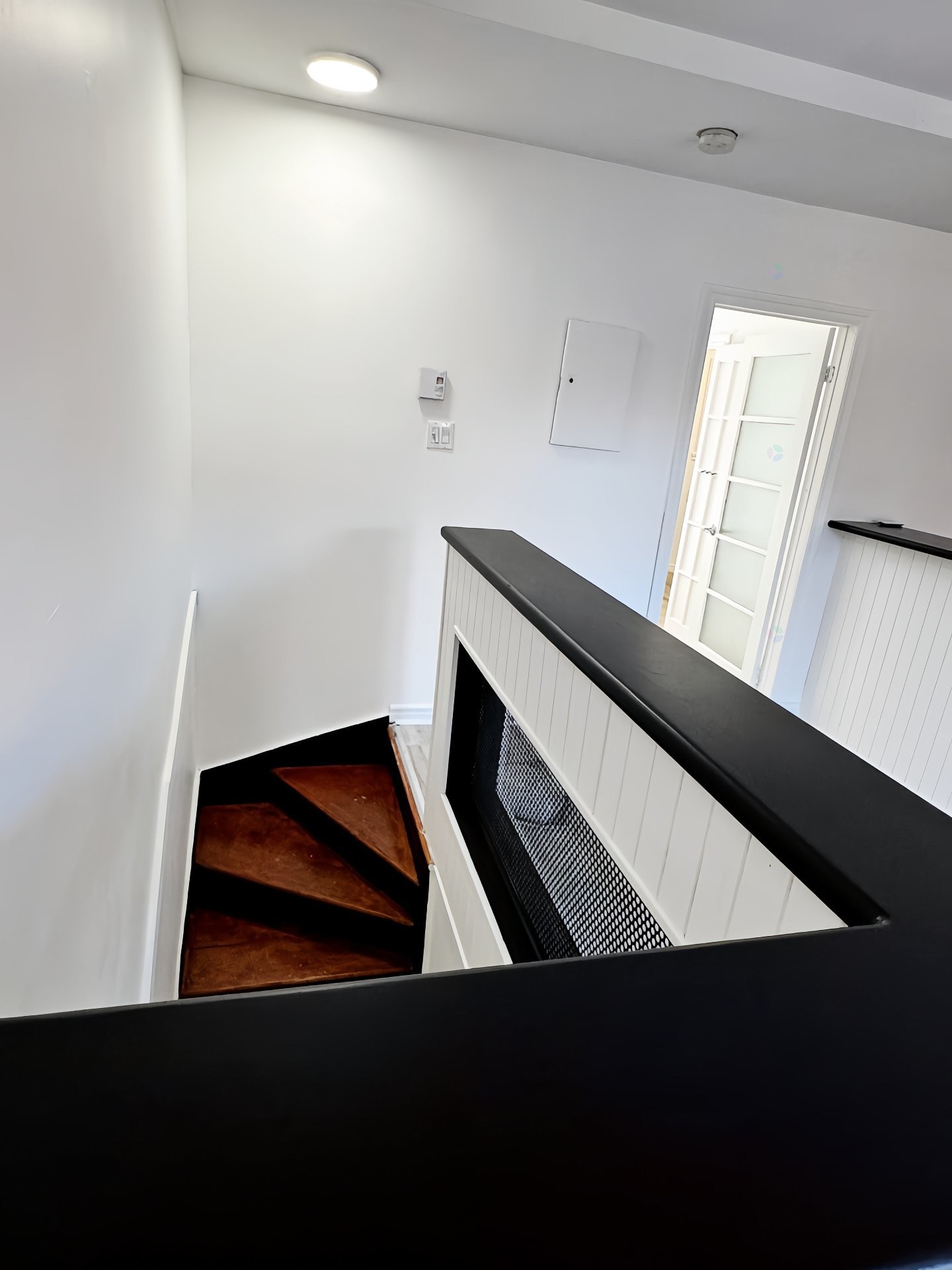 Staircase - 1809 Rue Ontario E., Montréal (Ville-Marie), QC - Indoor Photo Showing Other Room