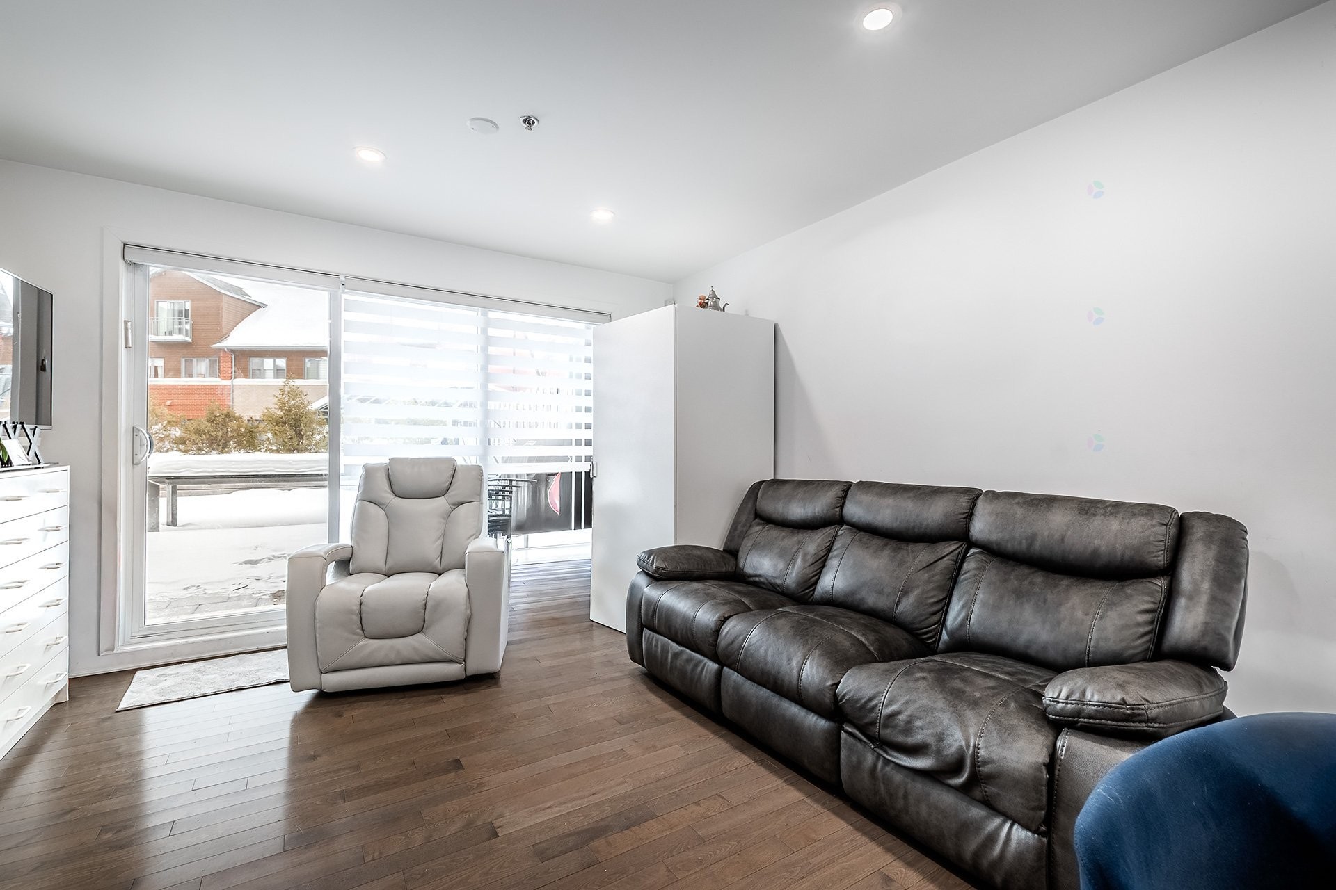 Living Room - 5780B Av. Parkhaven, Côte-Saint-Luc, QC - Indoor Photo Showing Living Room