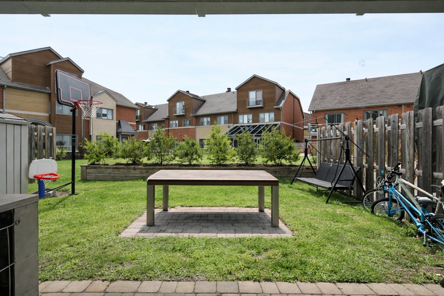 Garden - 5780B Av. Parkhaven, Côte-Saint-Luc, QC - Outdoor