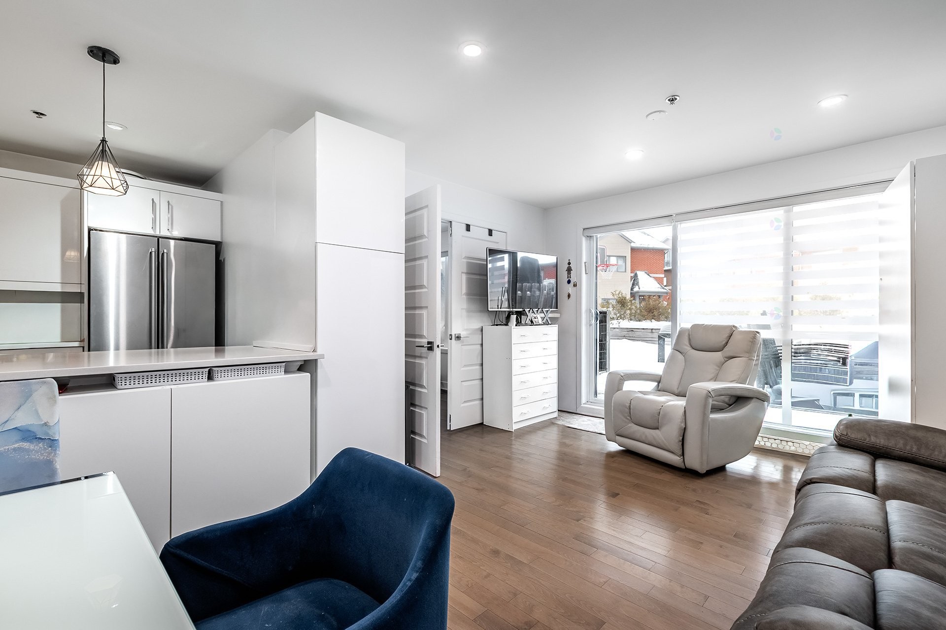 Living Room - 5780B Av. Parkhaven, Côte-Saint-Luc, QC - Indoor Photo Showing Other Room