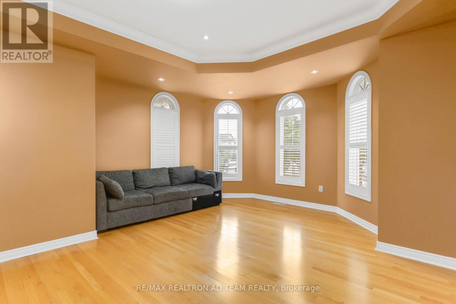 498 Tremblant Court, Mississauga, ON - Indoor
