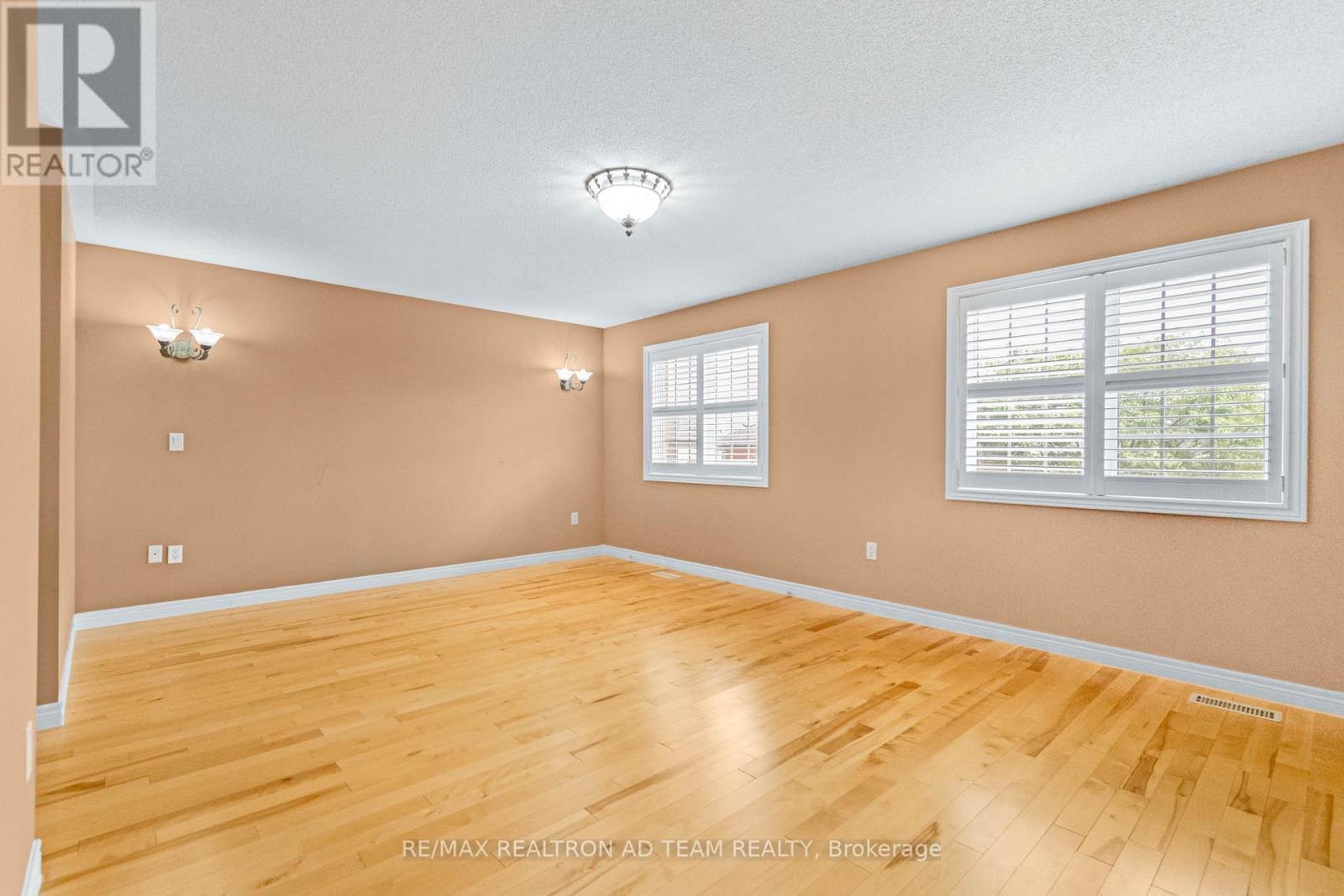 498 Tremblant Court, Mississauga, ON - Indoor Photo Showing Other Room