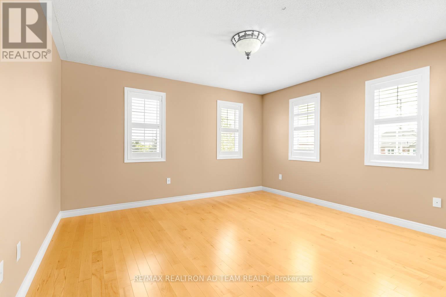 498 Tremblant Court, Mississauga, ON - Indoor Photo Showing Other Room