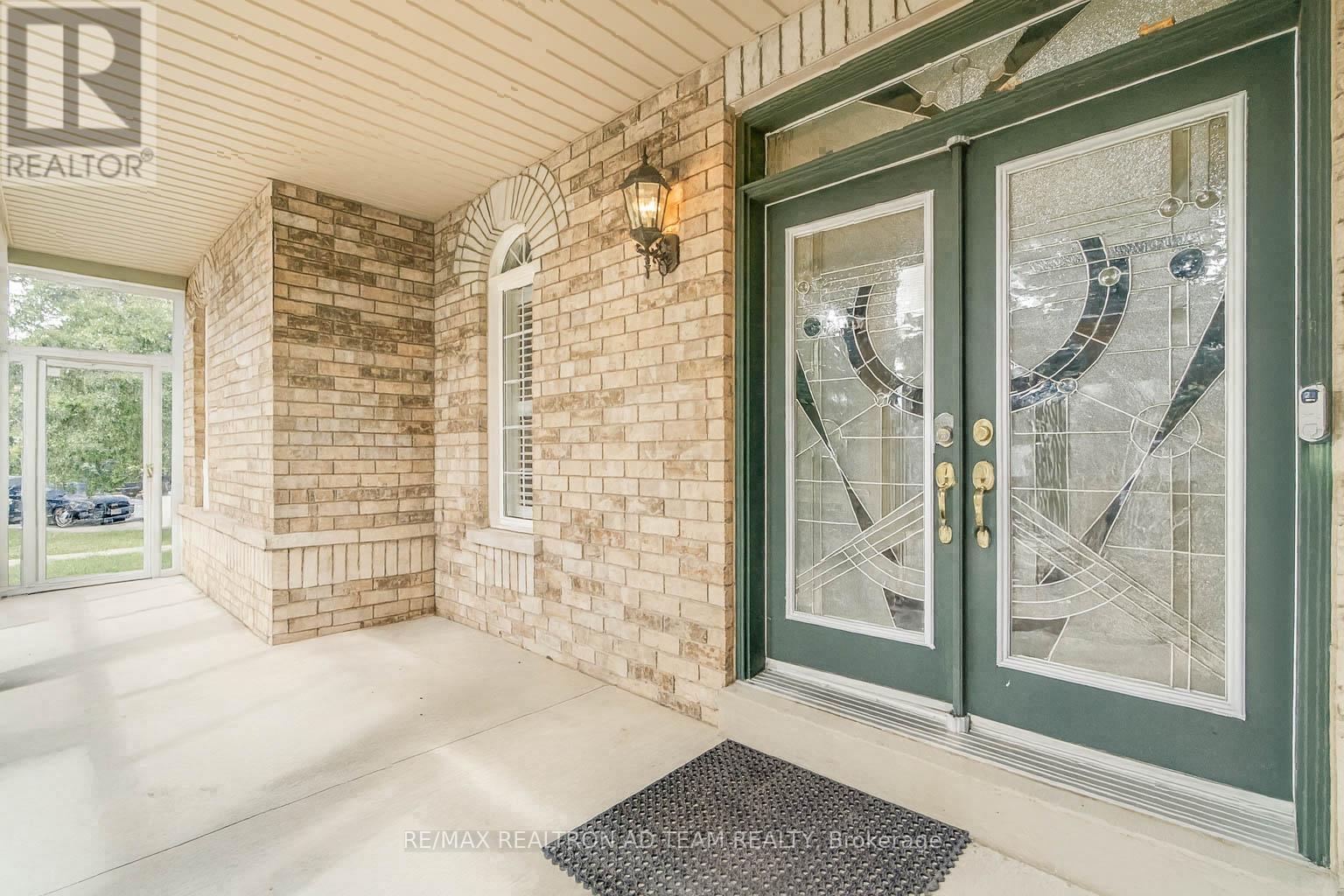 498 Tremblant Court, Mississauga, ON - Outdoor With Exterior