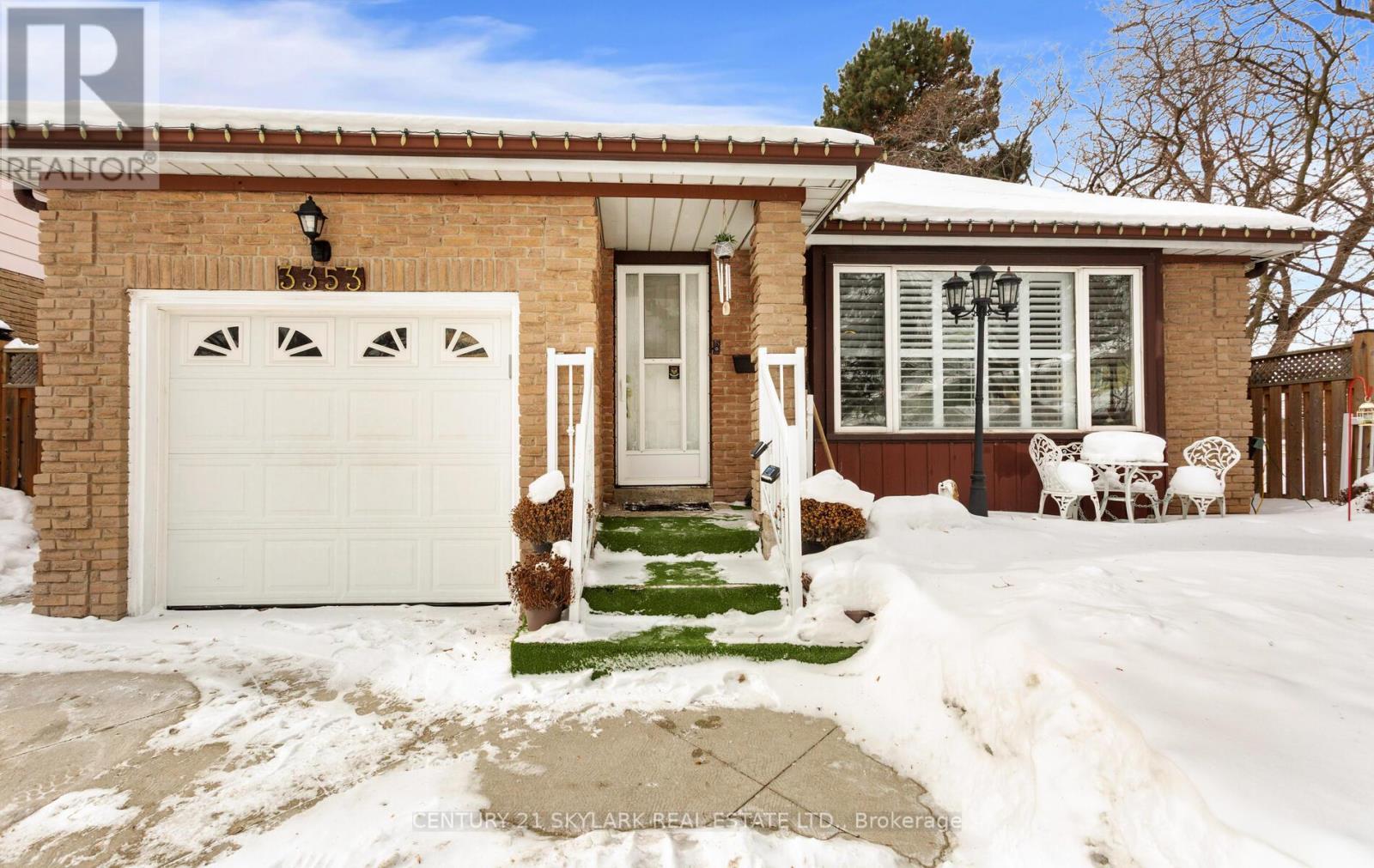 3353 Martins Pine Crescent, Mississauga, ON - Outdoor