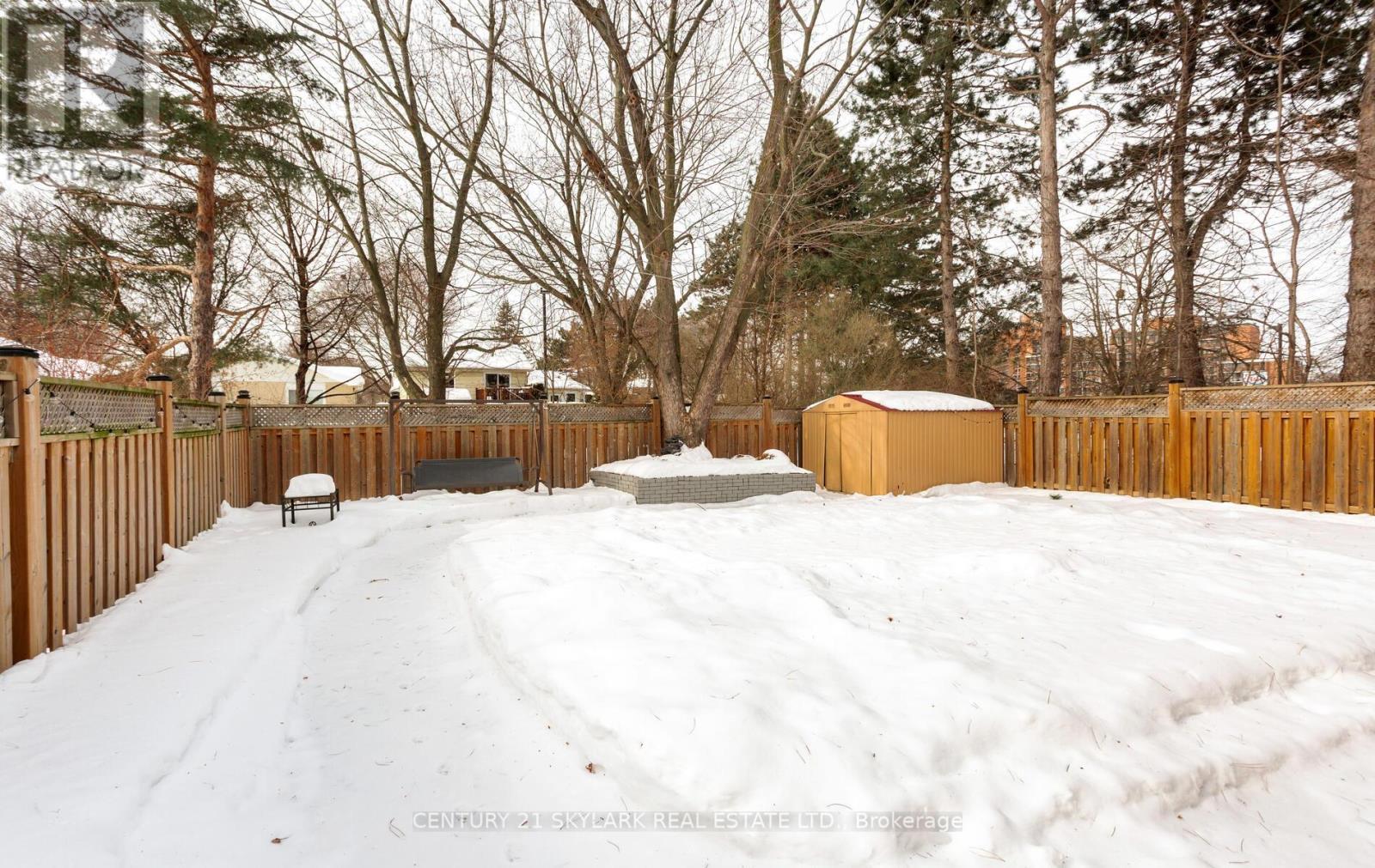 3353 Martins Pine Crescent, Mississauga, ON - Outdoor