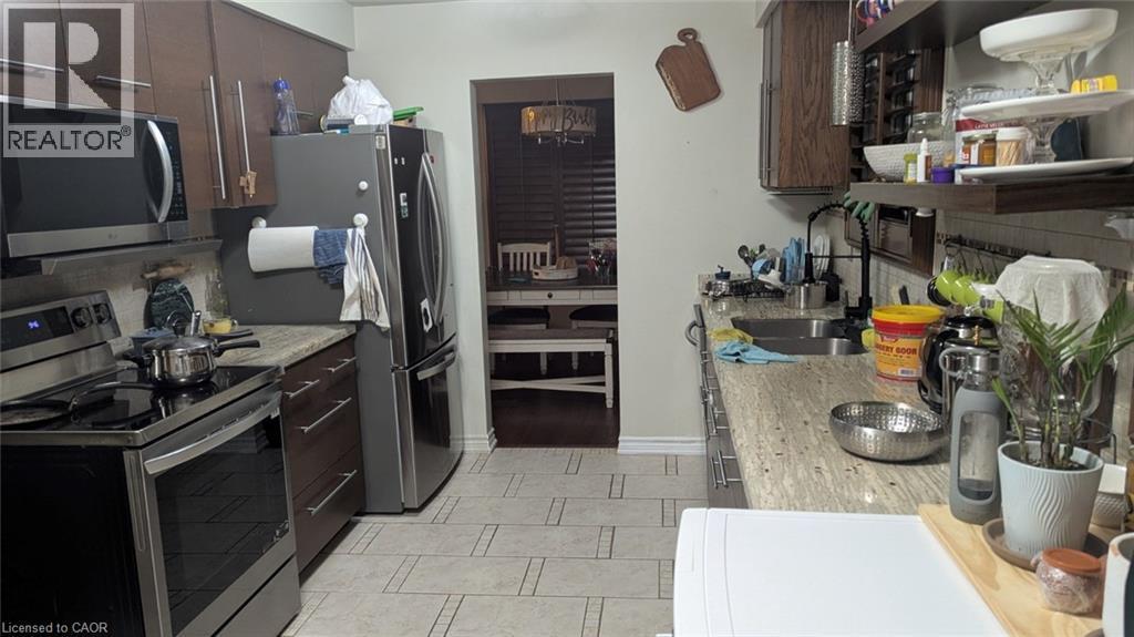 6 Sherry Lane Drive, Hamilton, ON - Indoor Photo Showing Kitchen With Double Sink