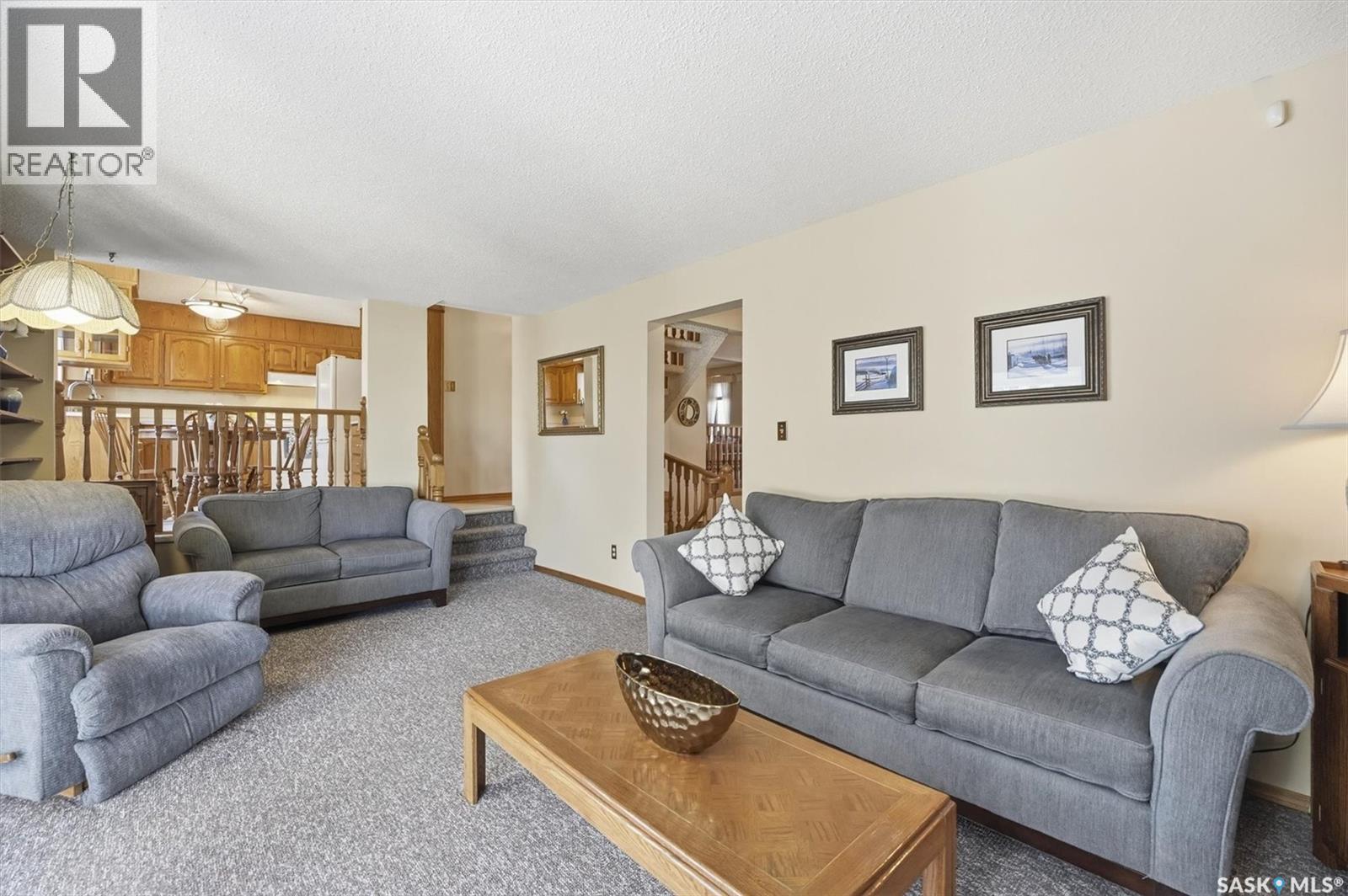 458 Charlebois Terrace, Saskatoon, SK - Indoor Photo Showing Living Room