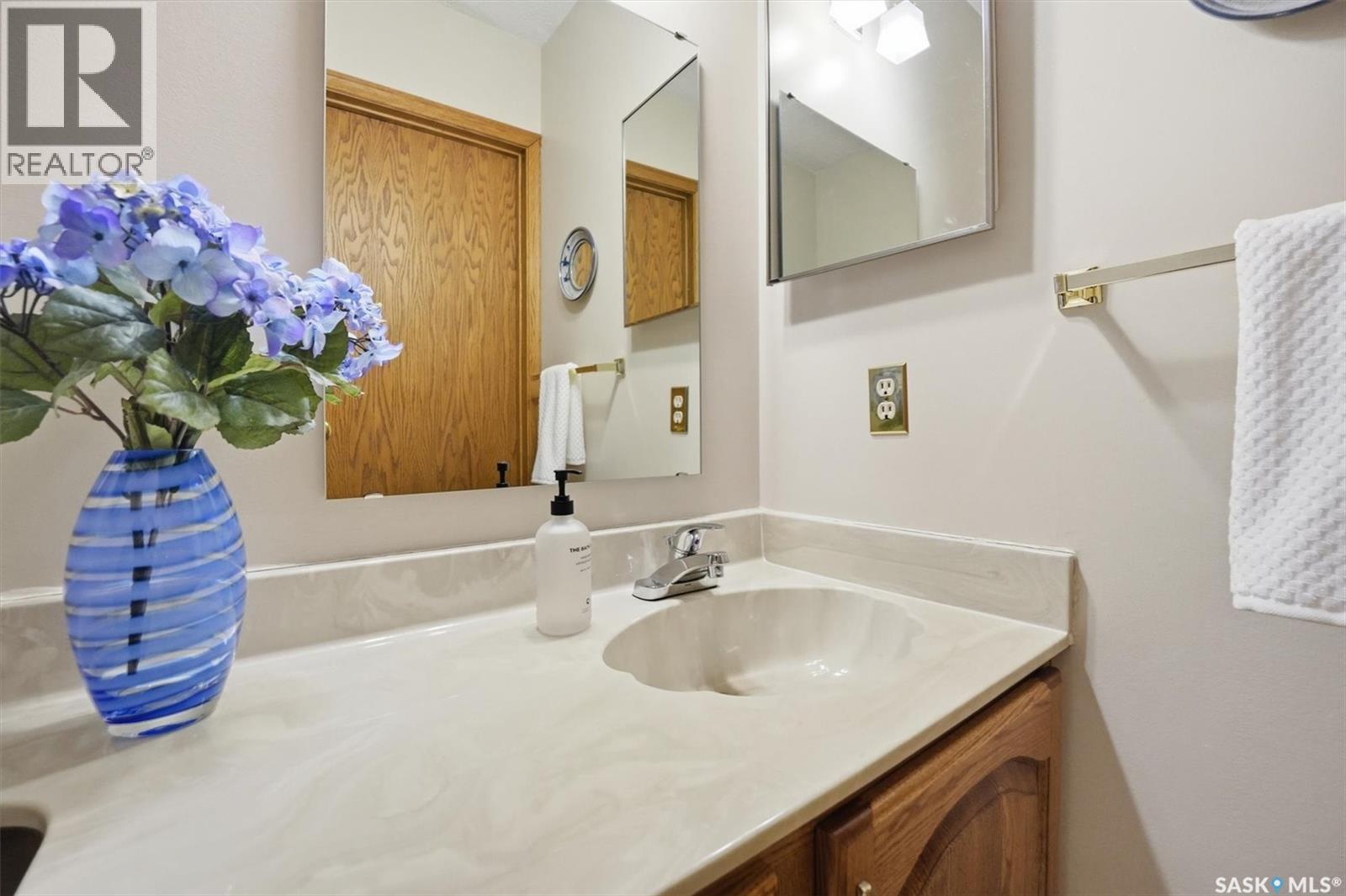 458 Charlebois Terrace, Saskatoon, SK - Indoor Photo Showing Bathroom