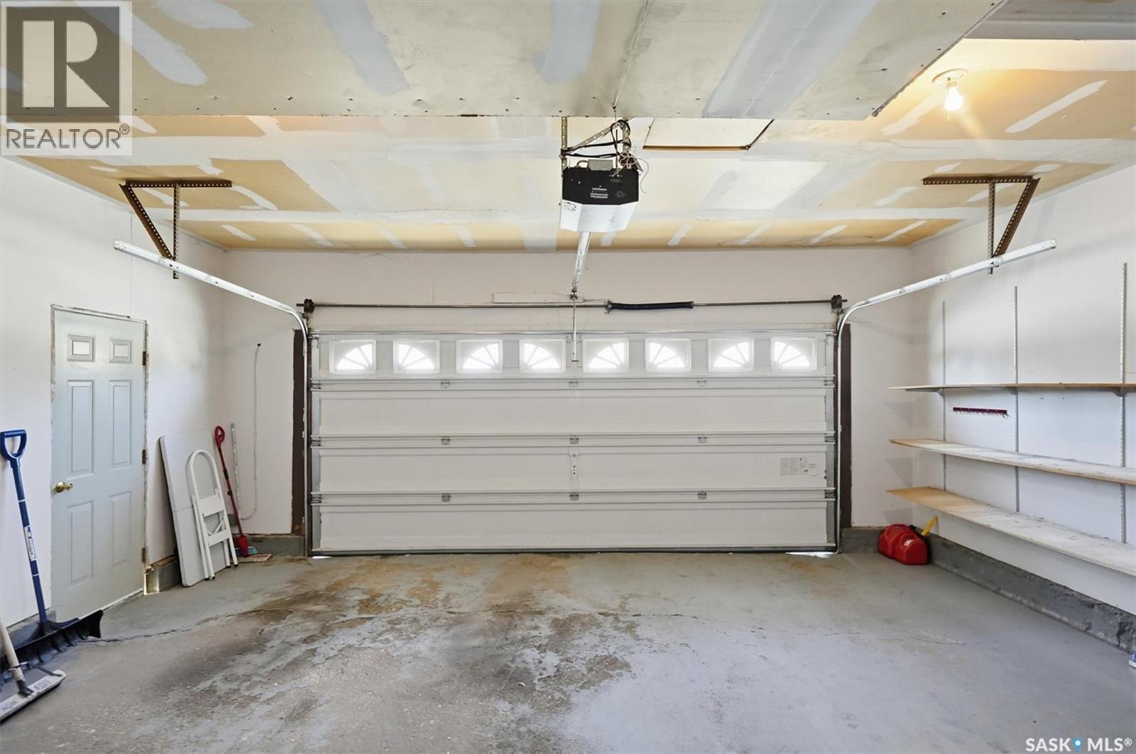 458 Charlebois Terrace, Saskatoon, SK - Indoor Photo Showing Garage