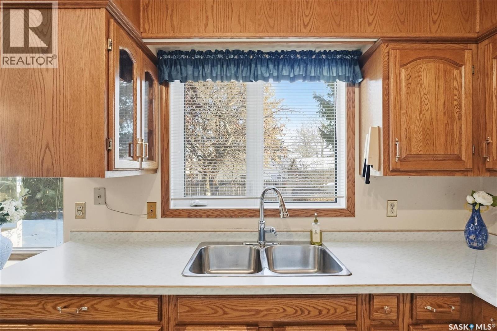458 Charlebois Terrace, Saskatoon, SK - Indoor Photo Showing Kitchen With Double Sink
