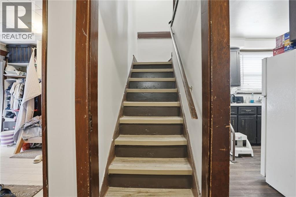 67 Sterling Street, Hamilton, ON - Indoor Photo Showing Other Room