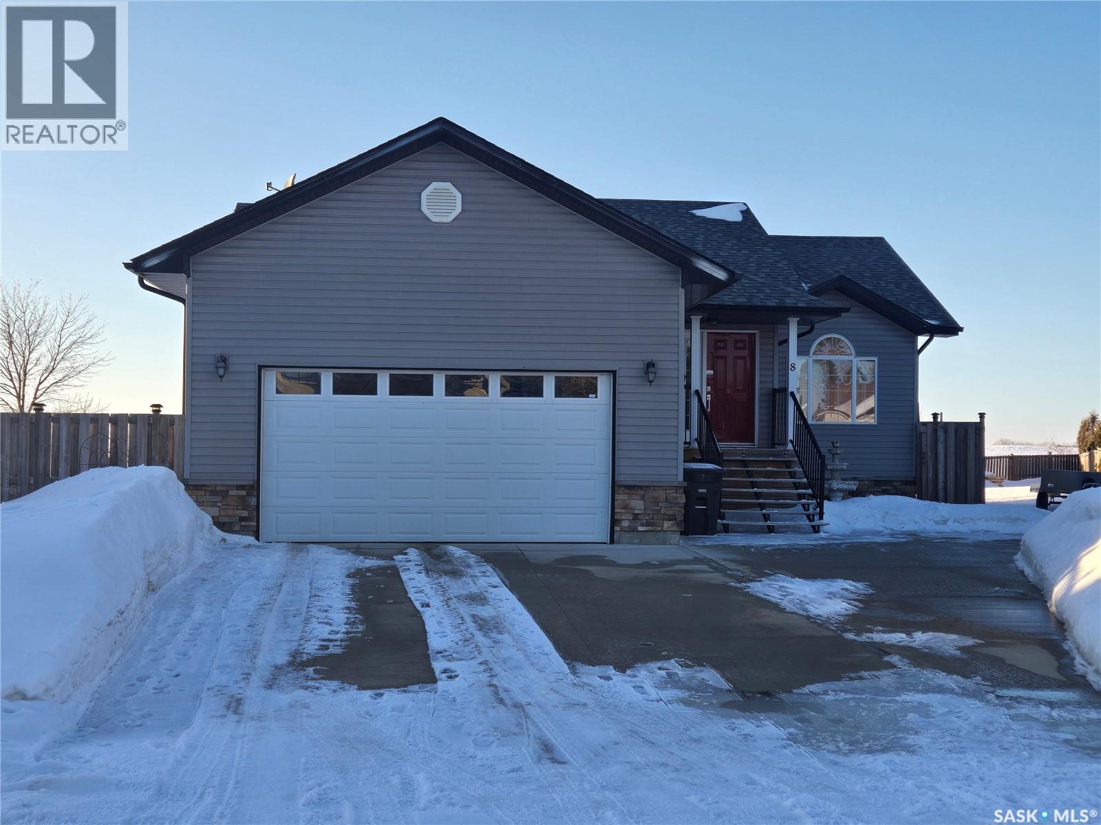 8 Main Bay, Muenster, SK - Outdoor