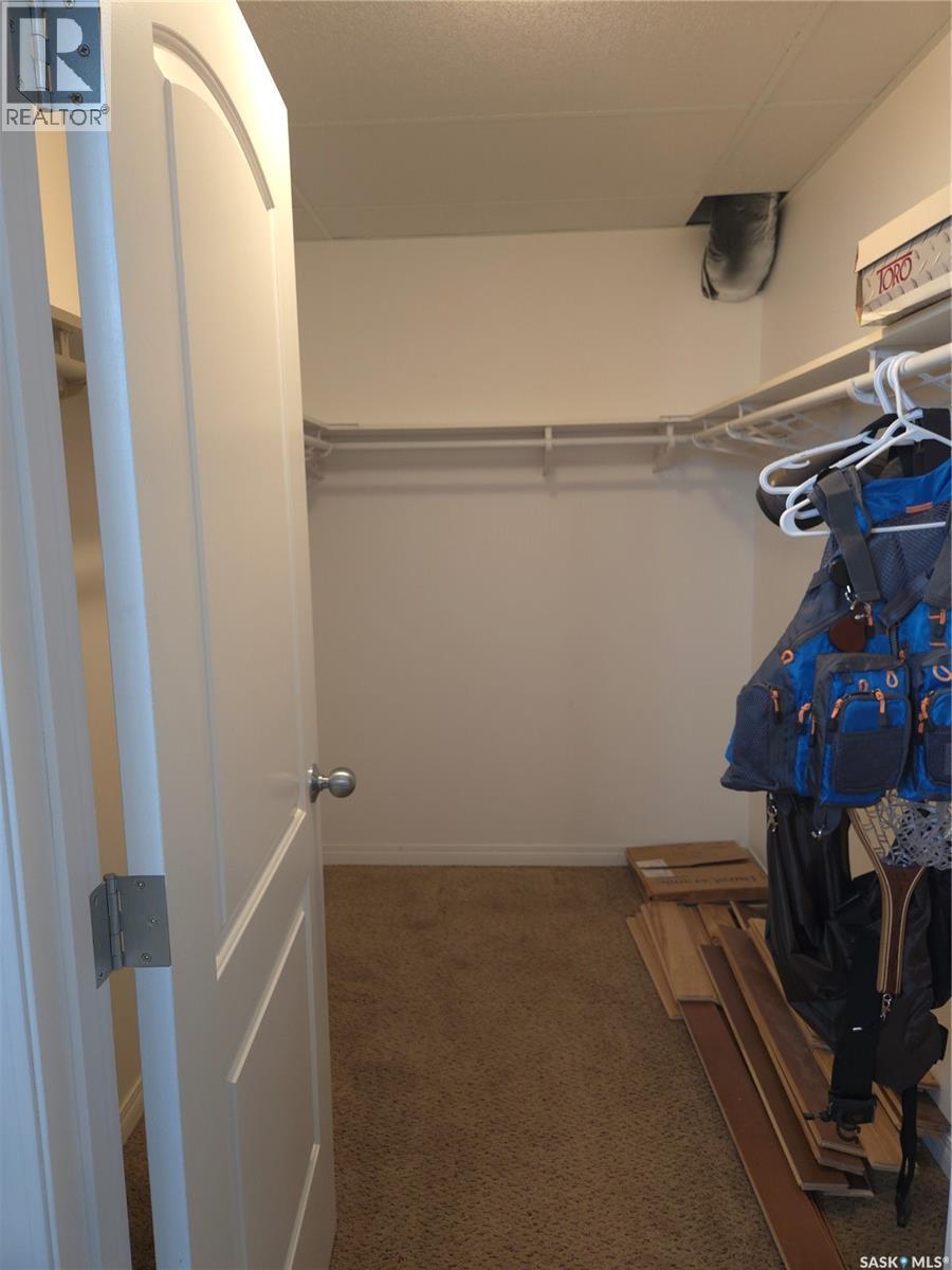 8 Main Bay, Muenster, SK - Indoor With Storage