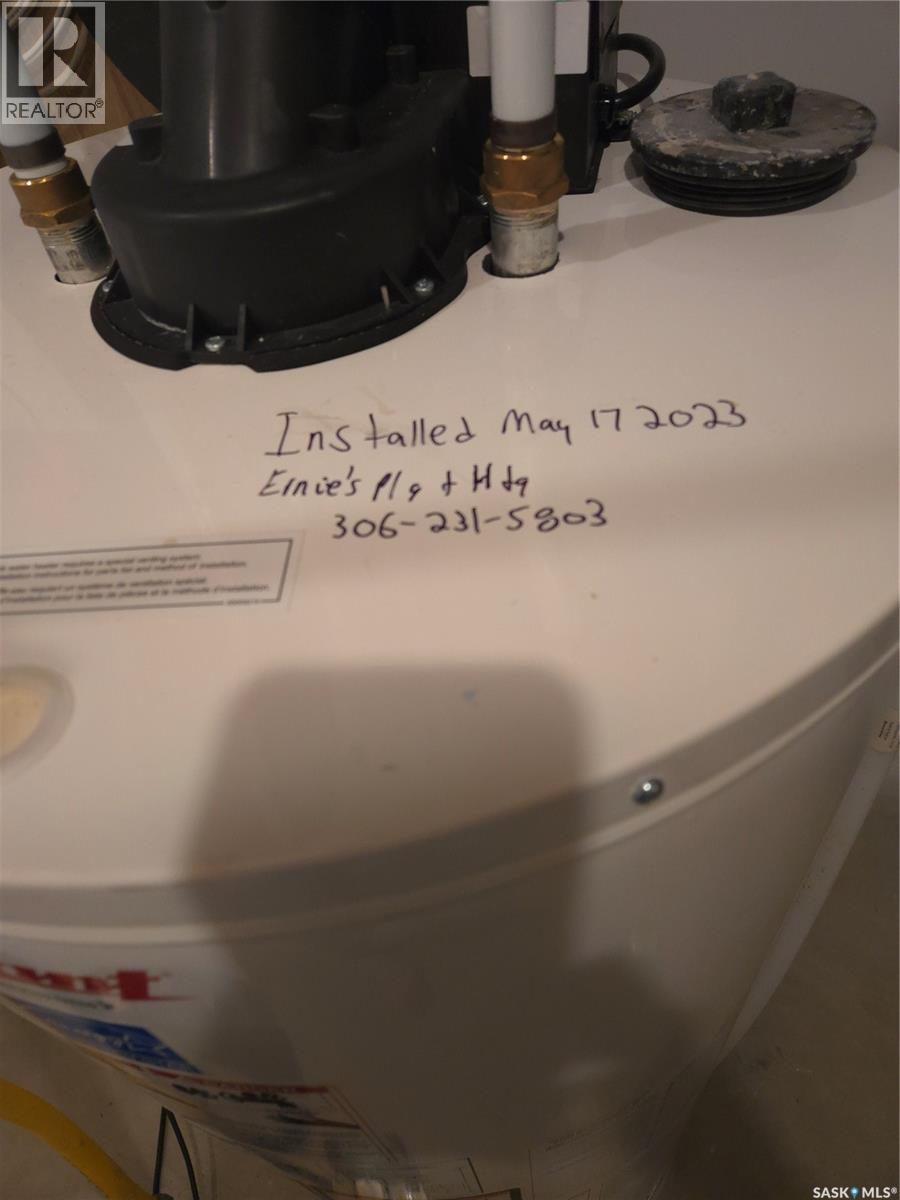 8 Main Bay, Muenster, SK - Indoor Photo Showing Other Room