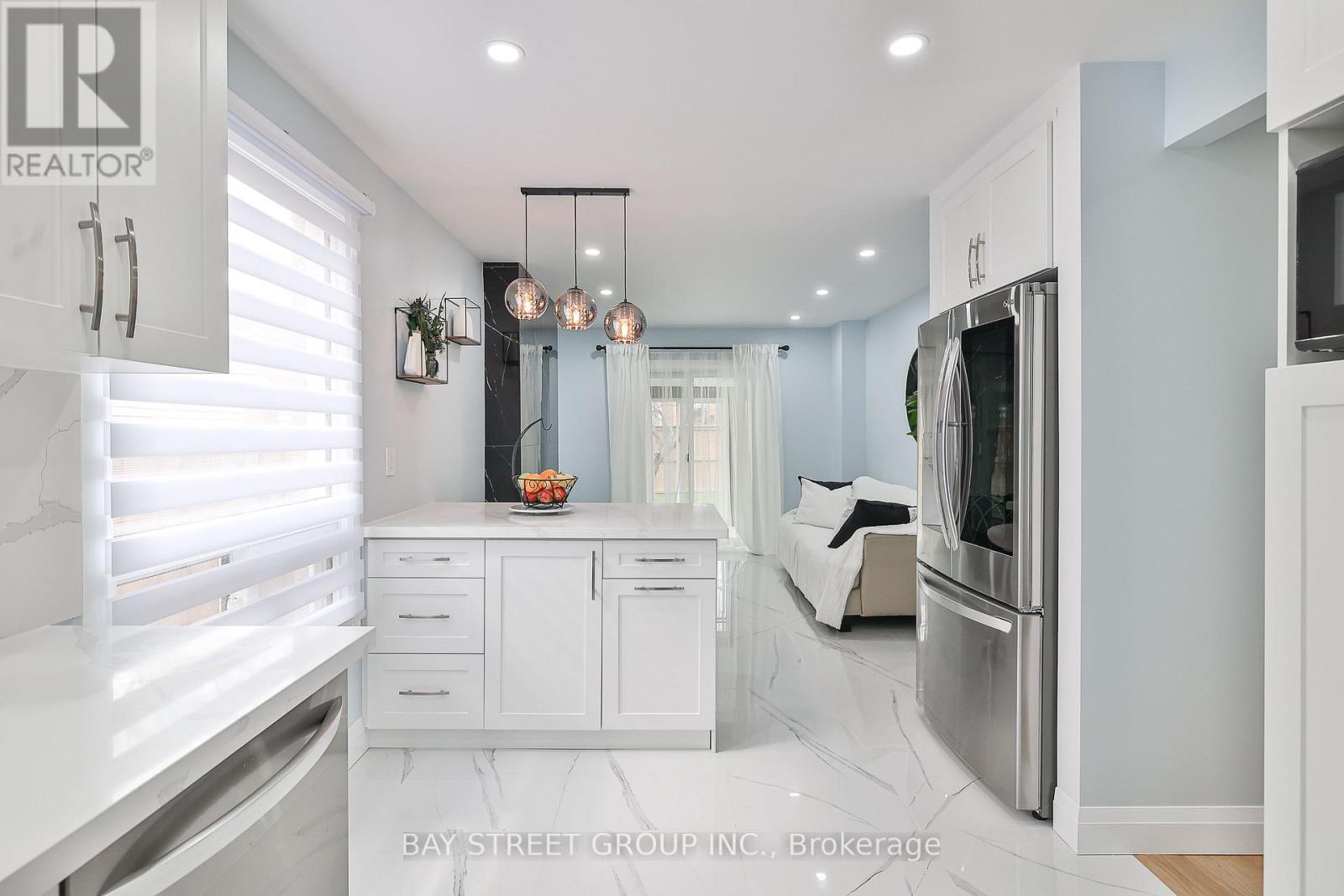 4277 Torino Crescent, Mississauga, ON - Indoor Photo Showing Kitchen