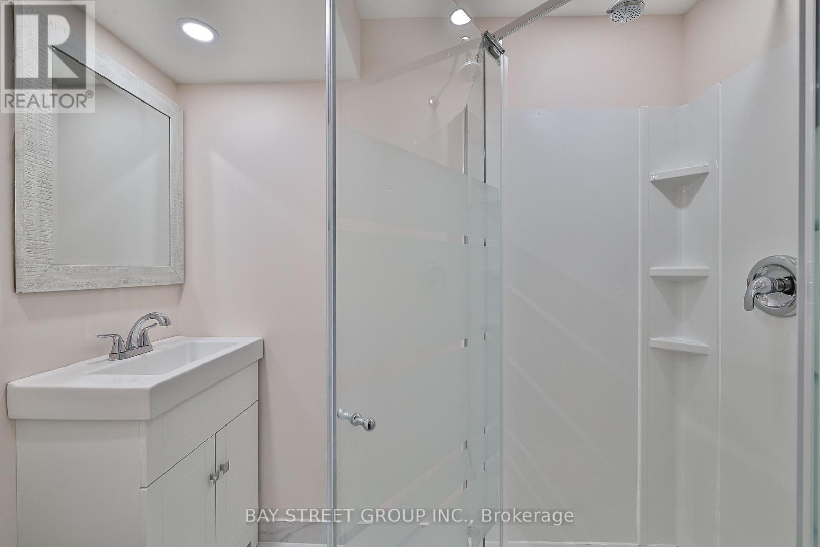 4277 Torino Crescent, Mississauga, ON - Indoor Photo Showing Bathroom