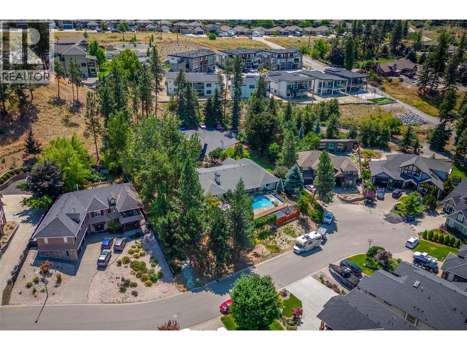 514 Hawes Court, Kelowna, BC - Outdoor With View