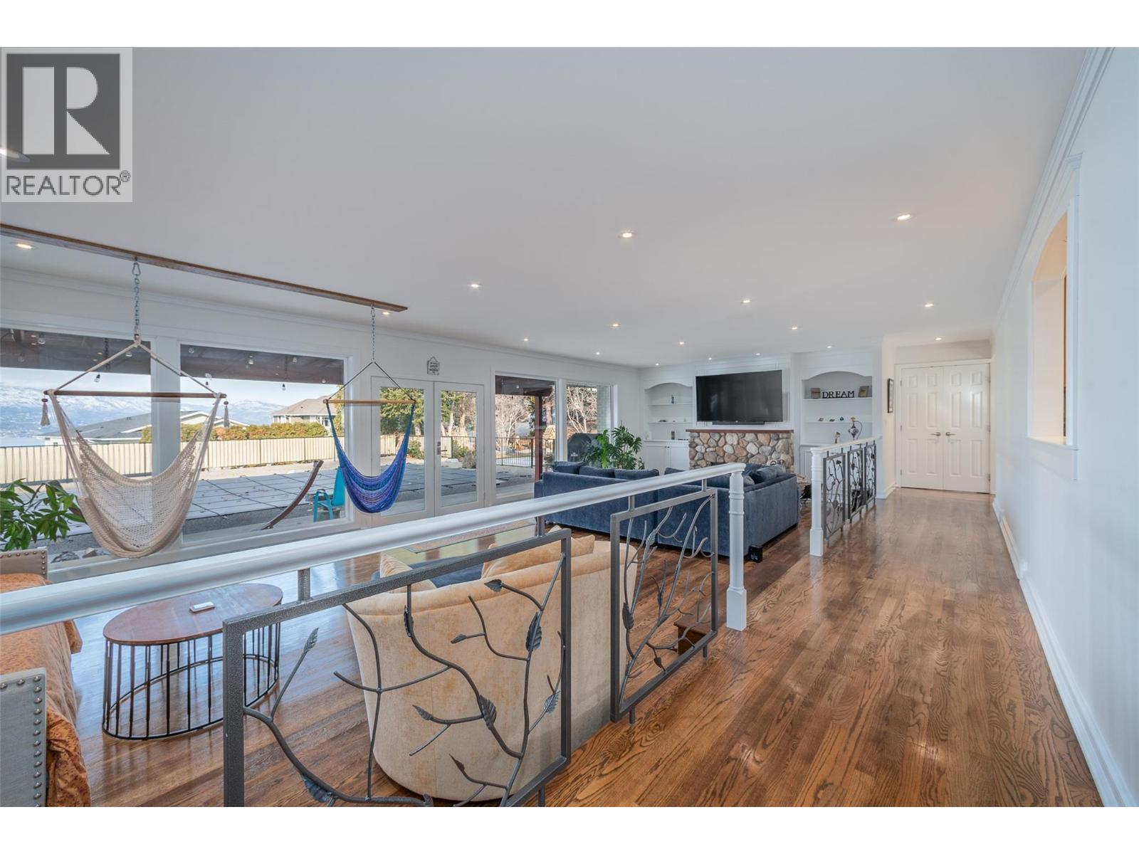 514 Hawes Court, Kelowna, BC - Indoor Photo Showing Other Room