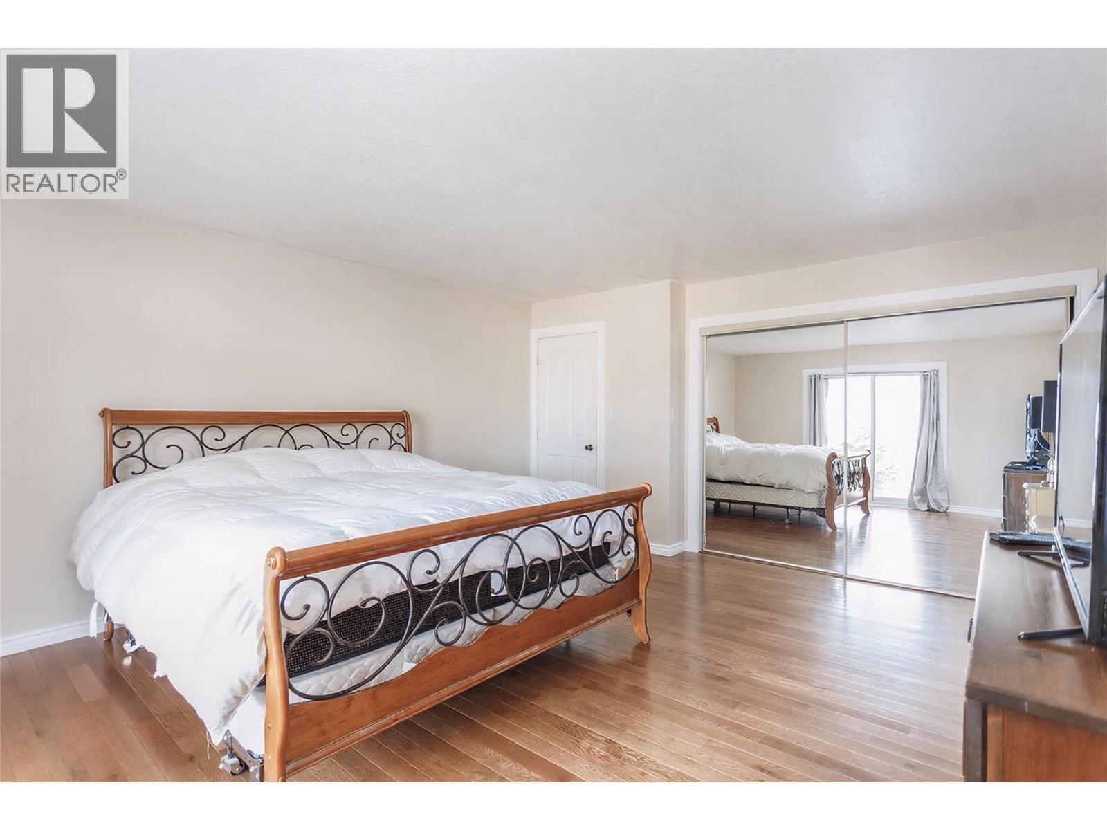 164 Cliffview Drive, Enderby, BC - Indoor Photo Showing Bedroom