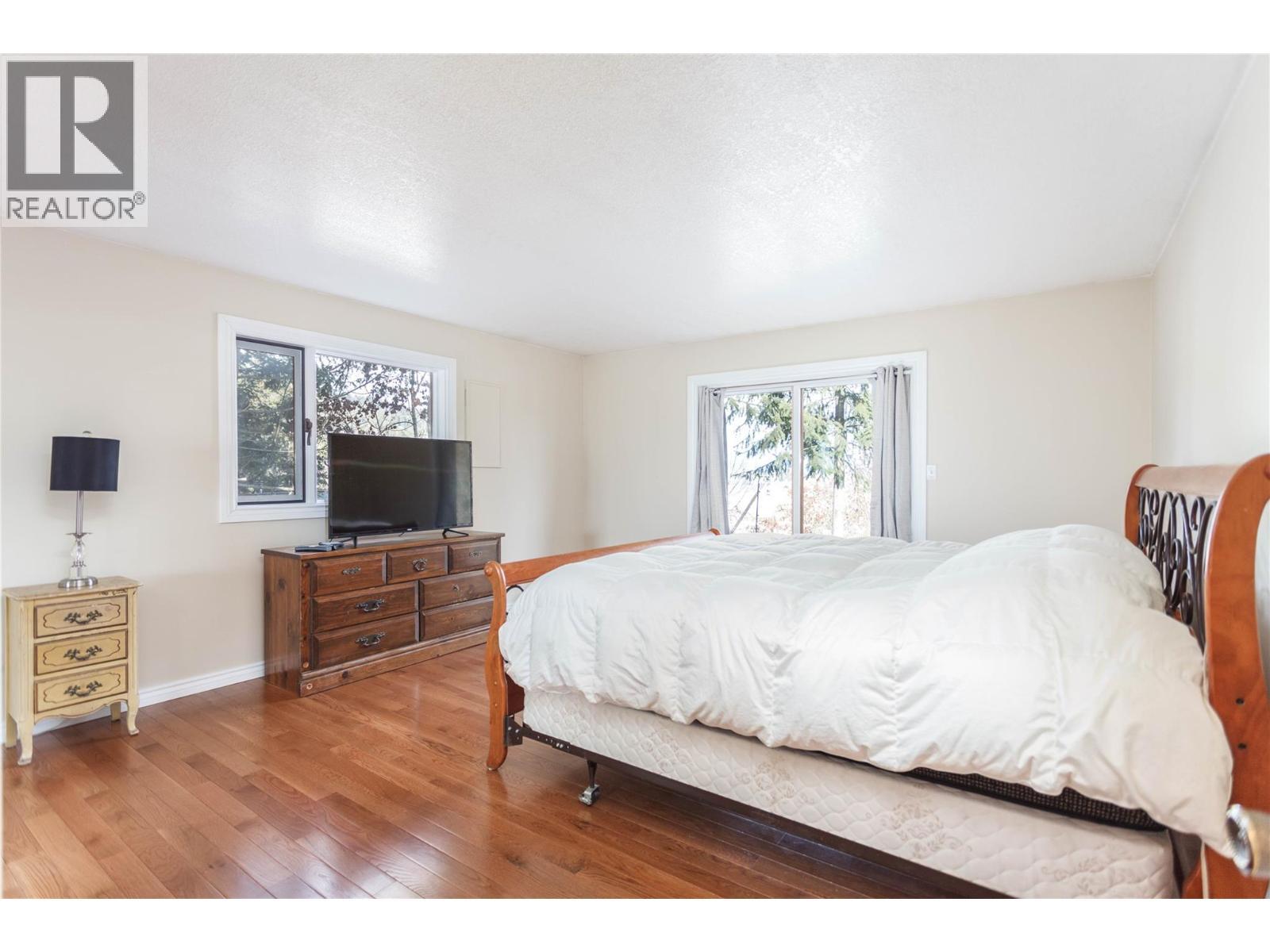 164 Cliffview Drive, Enderby, BC - Indoor Photo Showing Bedroom