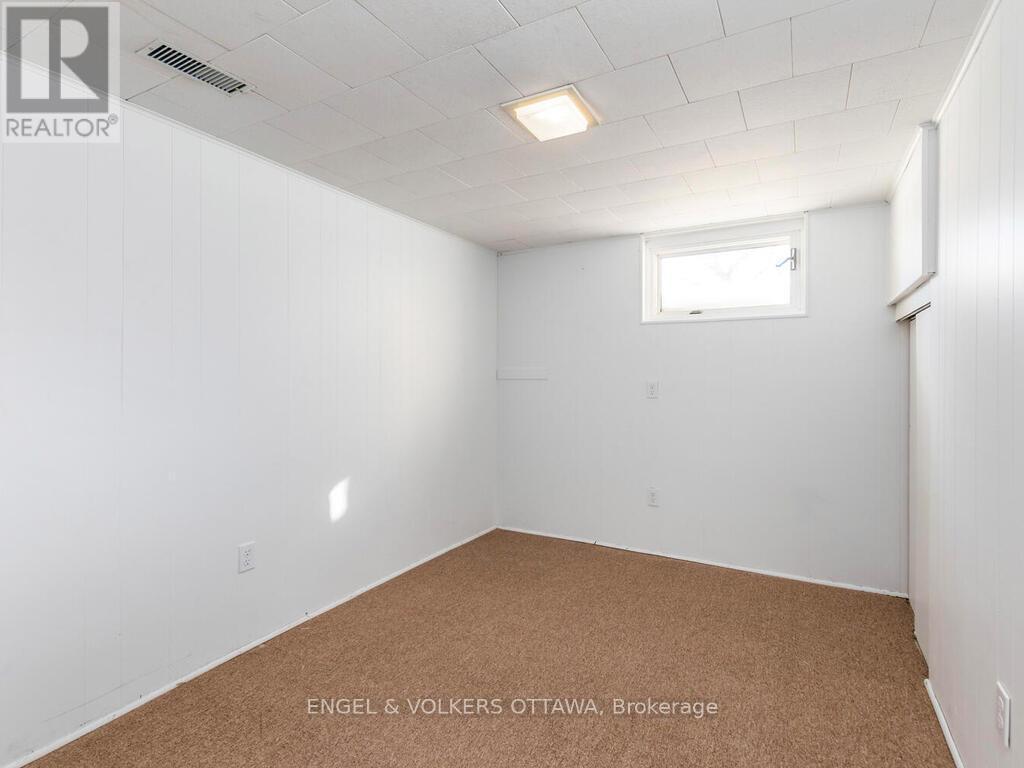 878 Dunlevie Avenue, Ottawa, ON - Indoor Photo Showing Other Room