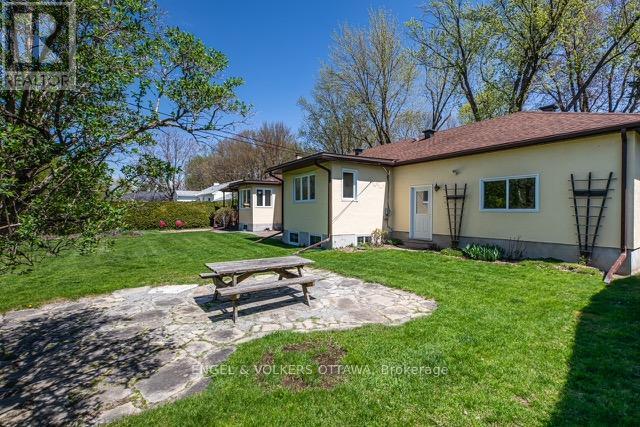 878 Dunlevie Avenue, Ottawa, ON - Outdoor