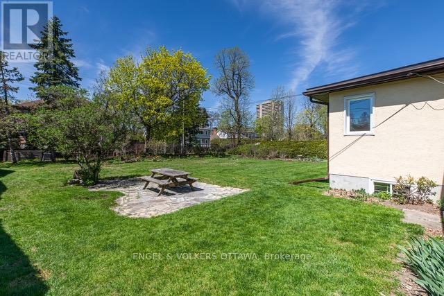 878 Dunlevie Avenue, Ottawa, ON - Outdoor