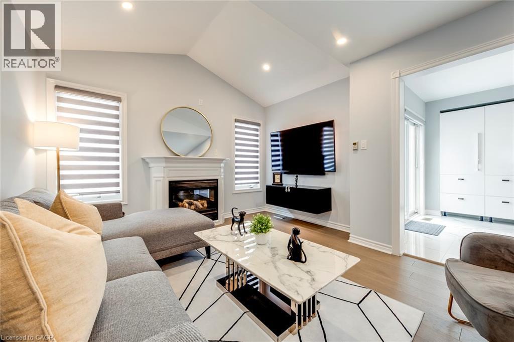 80 Beaverbrook Crescent, Maple, ON - Indoor Photo Showing Living Room With Fireplace
