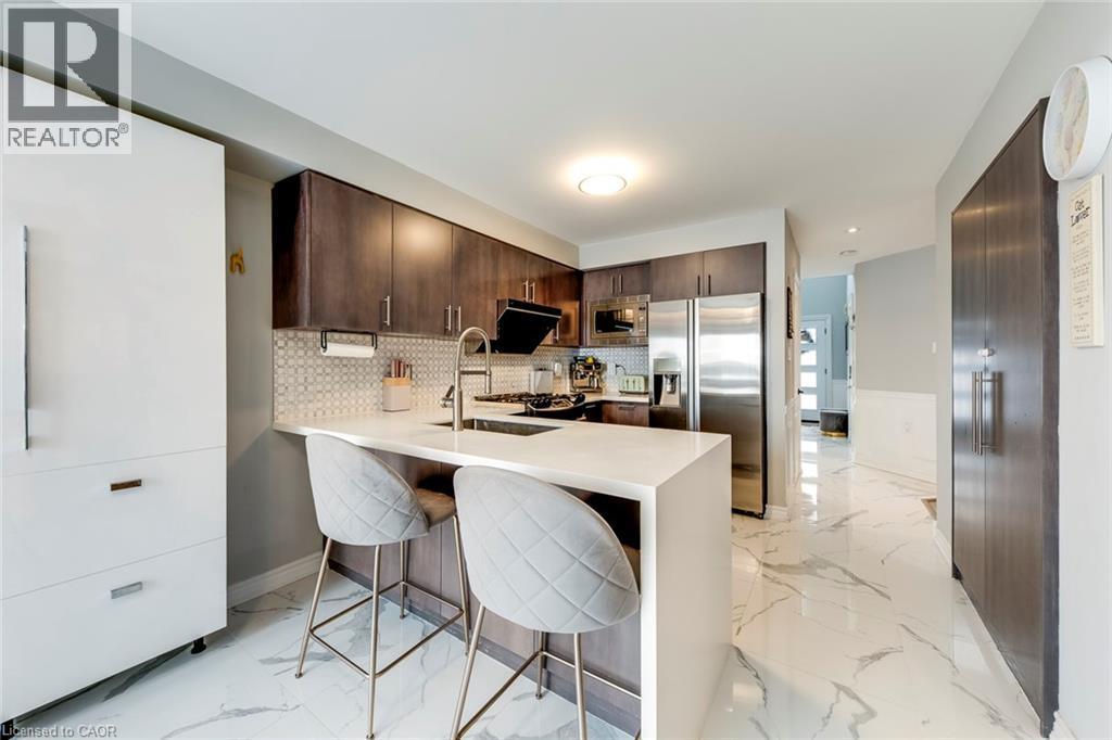 80 Beaverbrook Crescent, Maple, ON - Indoor Photo Showing Kitchen