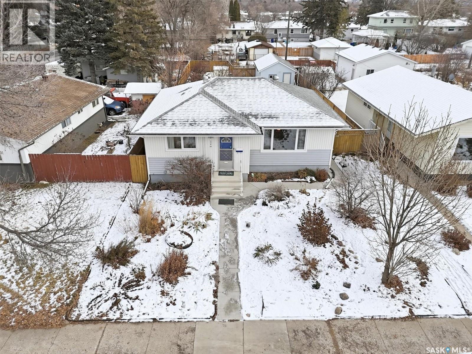 334 Q Avenue N, Saskatoon, SK - Outdoor