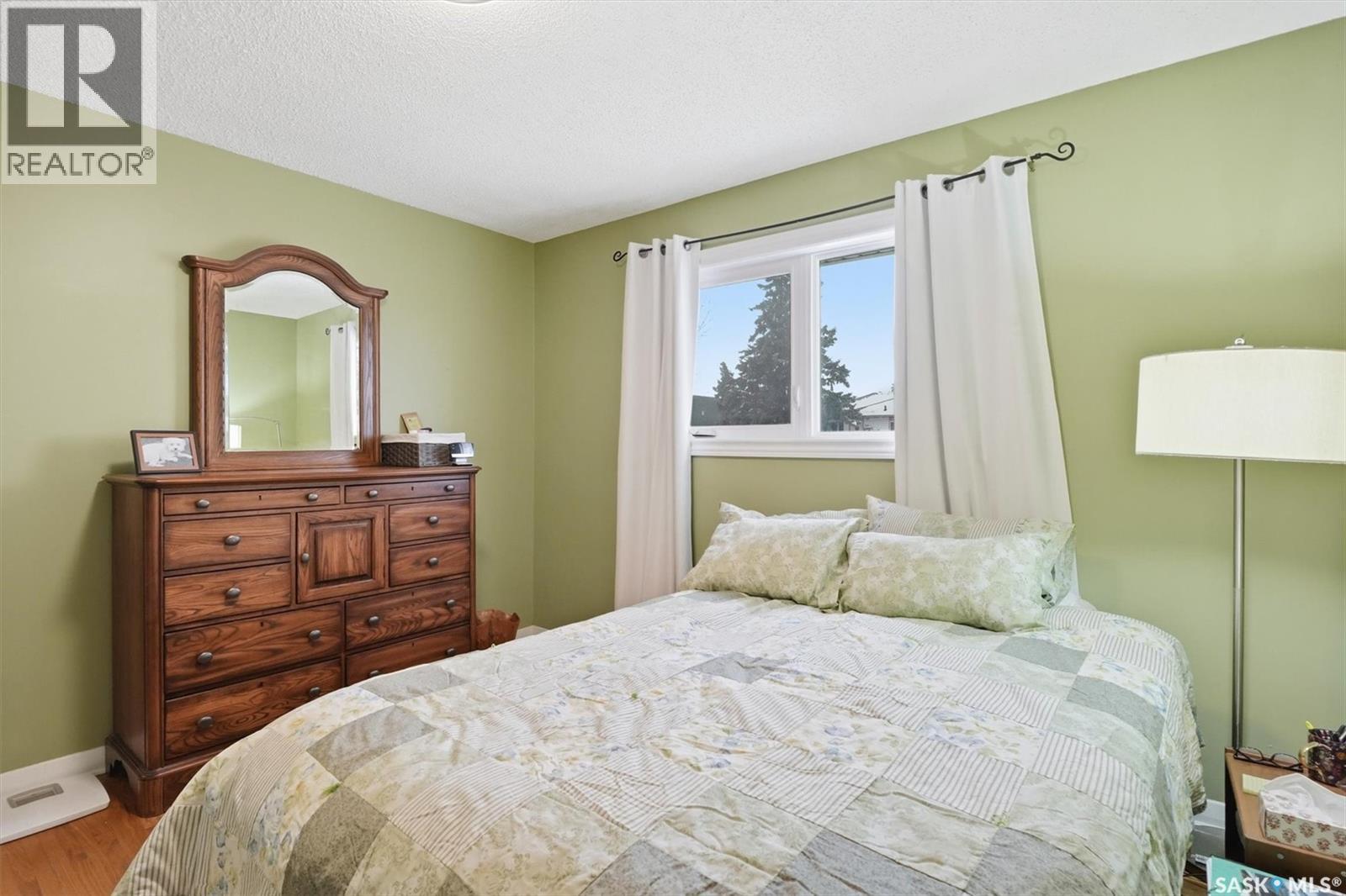 334 Q Avenue N, Saskatoon, SK - Indoor Photo Showing Bedroom