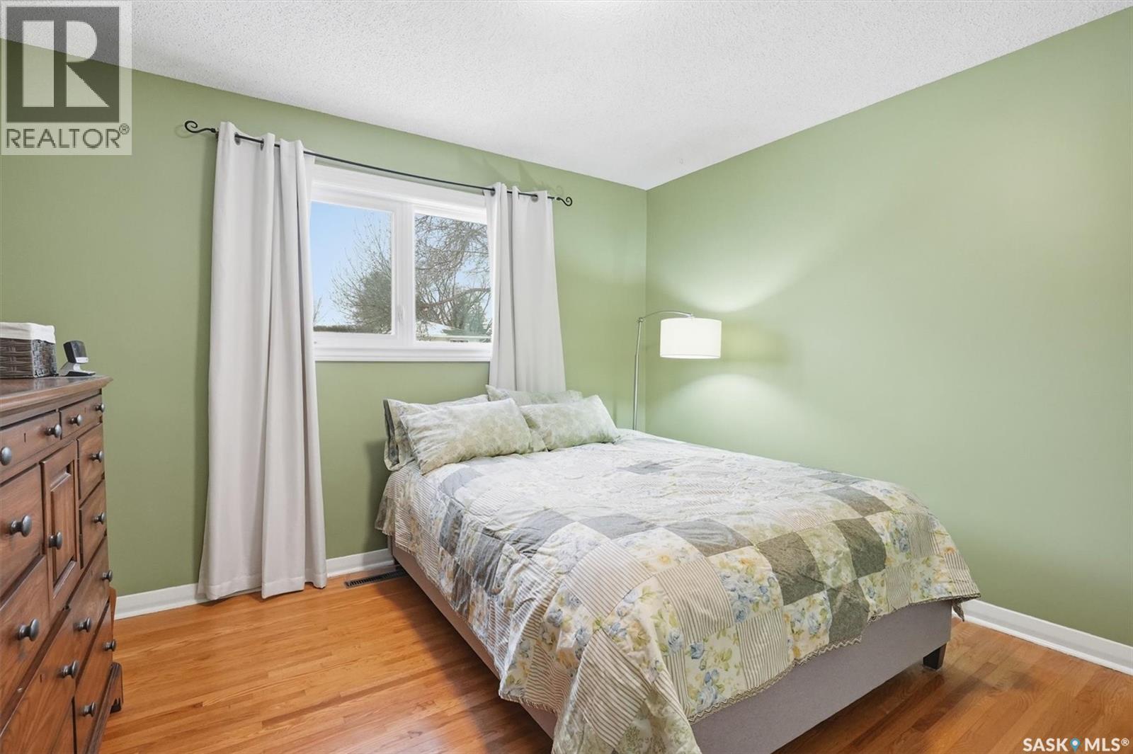 334 Q Avenue N, Saskatoon, SK - Indoor Photo Showing Bedroom