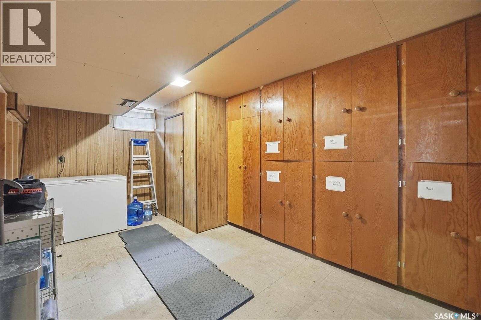 334 Q Avenue N, Saskatoon, SK - Indoor