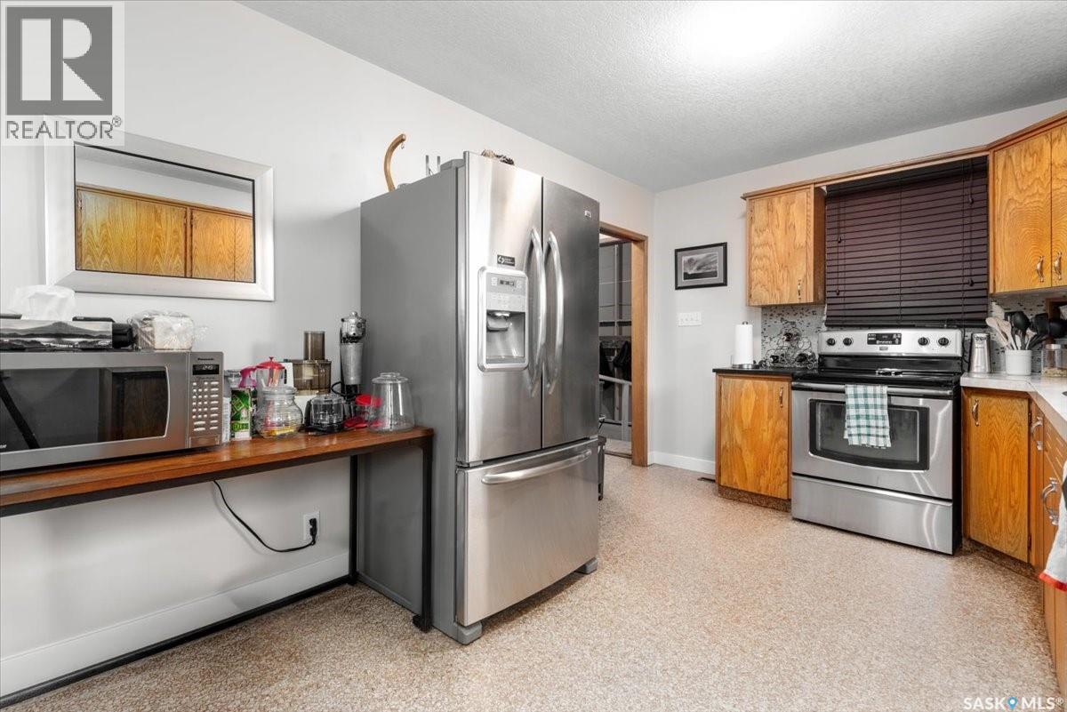 7200 6Th Avenue, Regina, SK - Indoor Photo Showing Kitchen