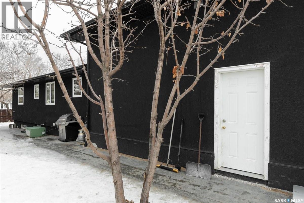 7200 6Th Avenue, Regina, SK - Outdoor